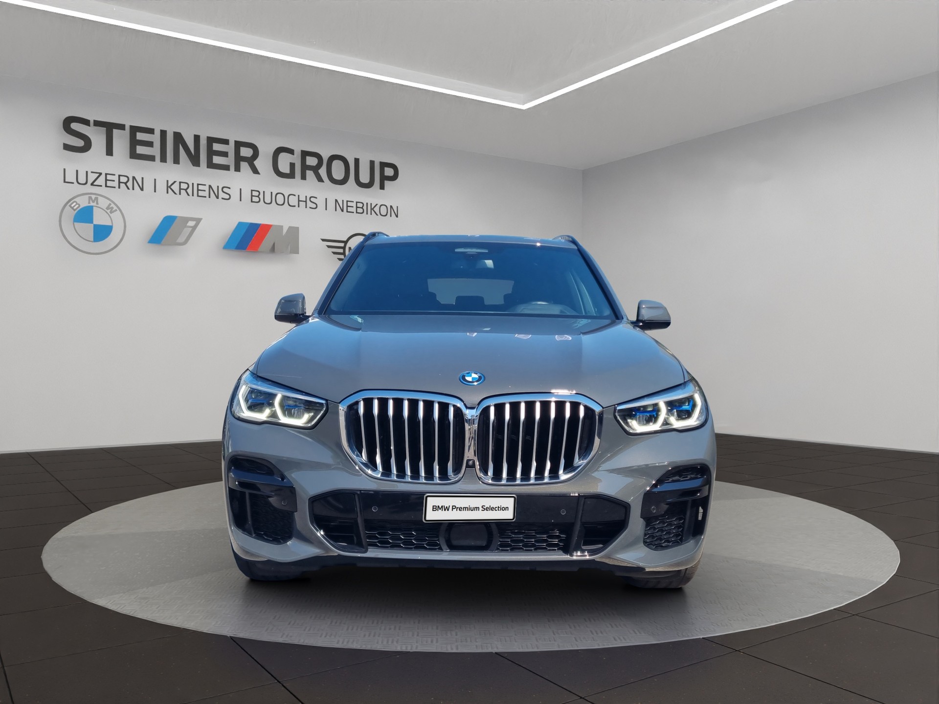 BMW X5 xDrive45e M Sport Steptronic-showroom-element-2