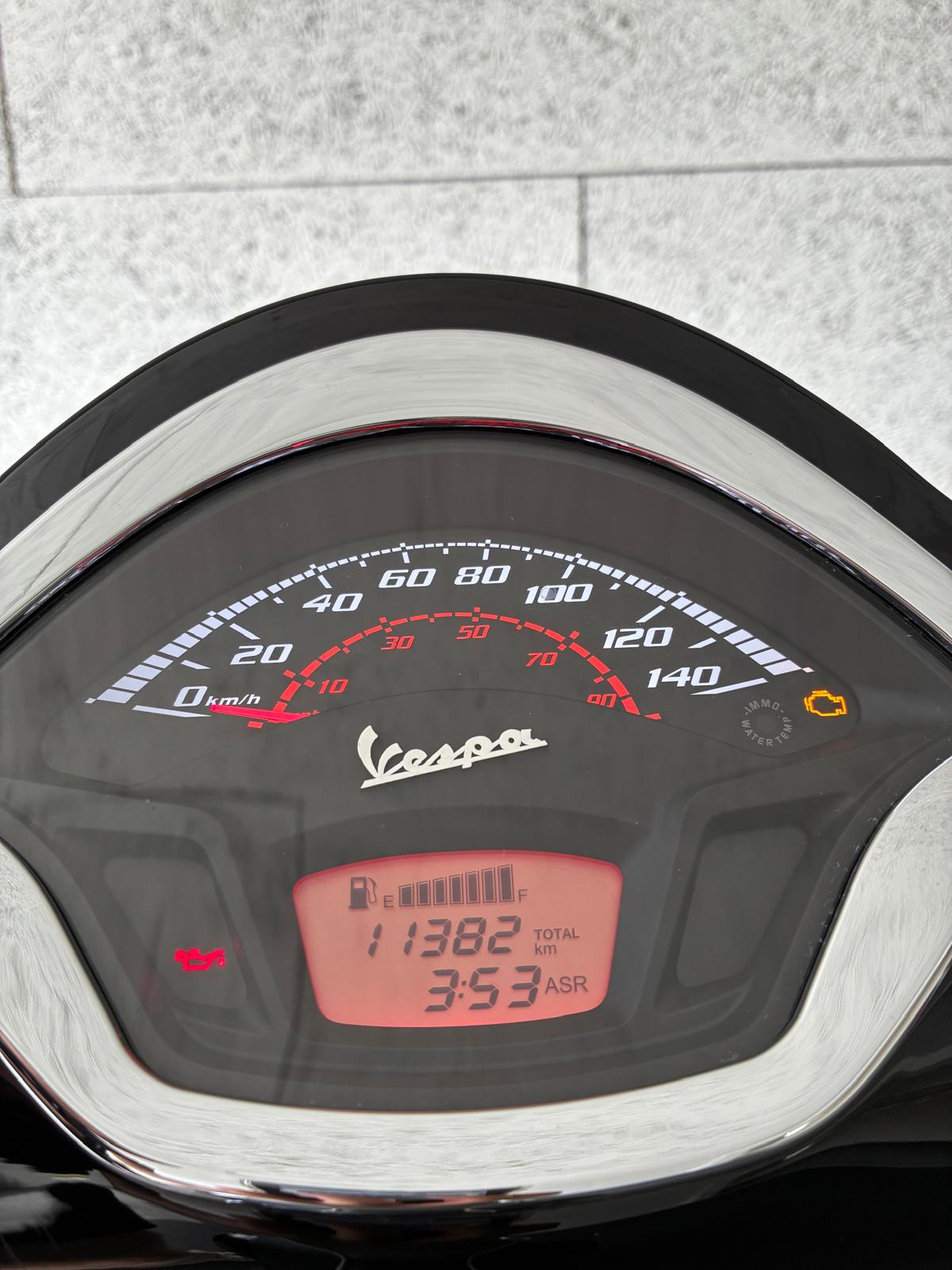 PIAGGIO Vespa 300-image-6