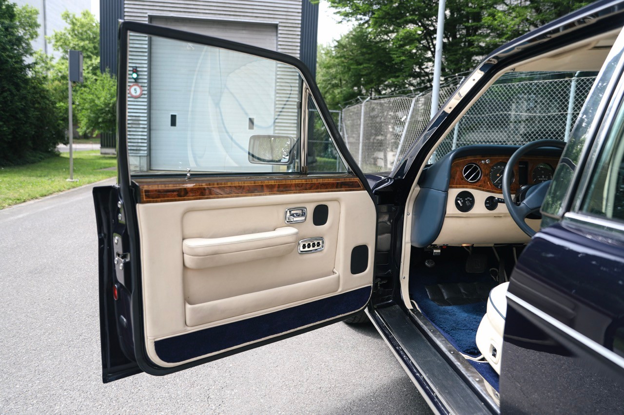 ROLLS-ROYCE Silver Spirit II-image-11