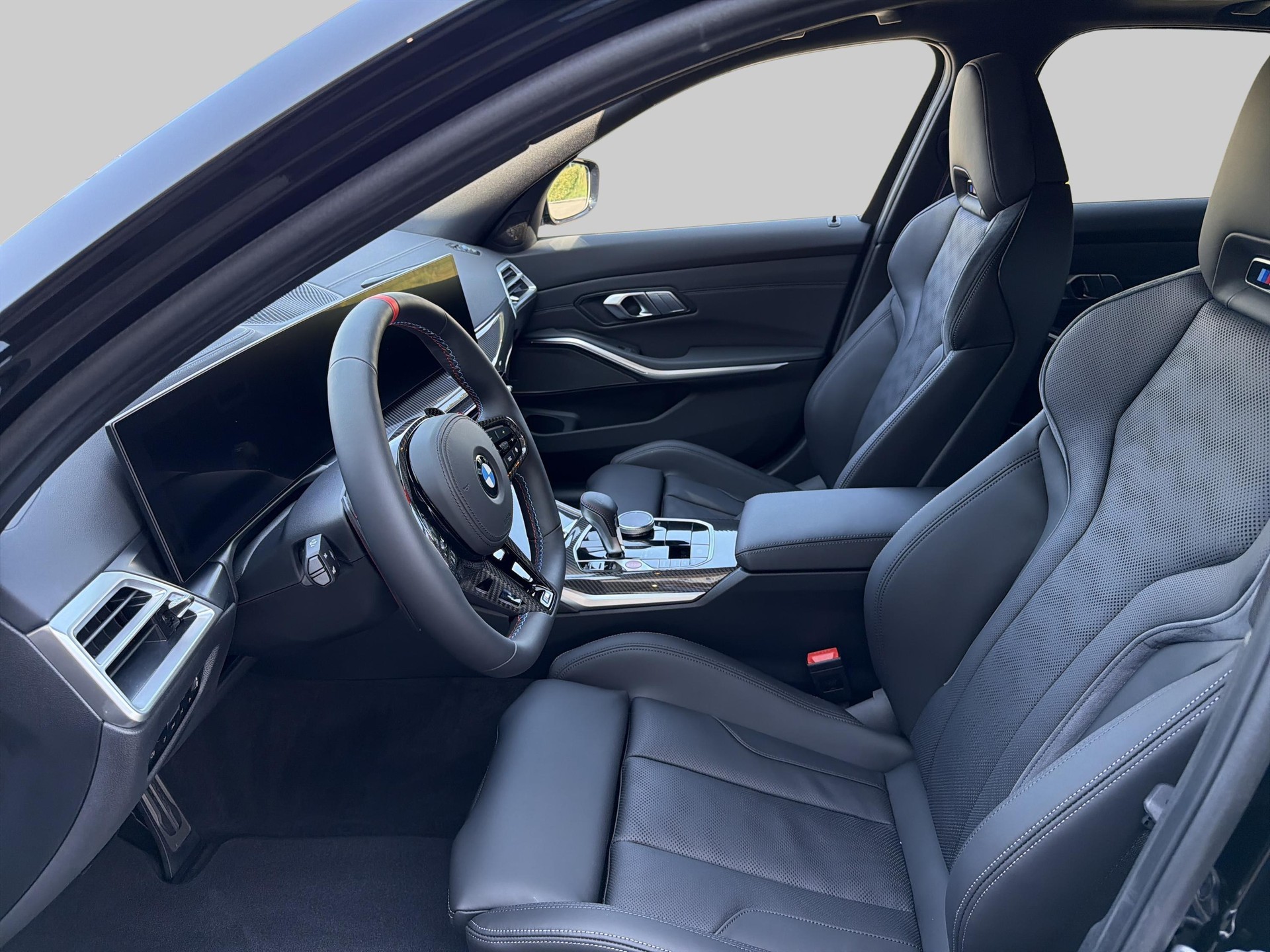 BMW M3 Competition M xDrive-showroom-element-2