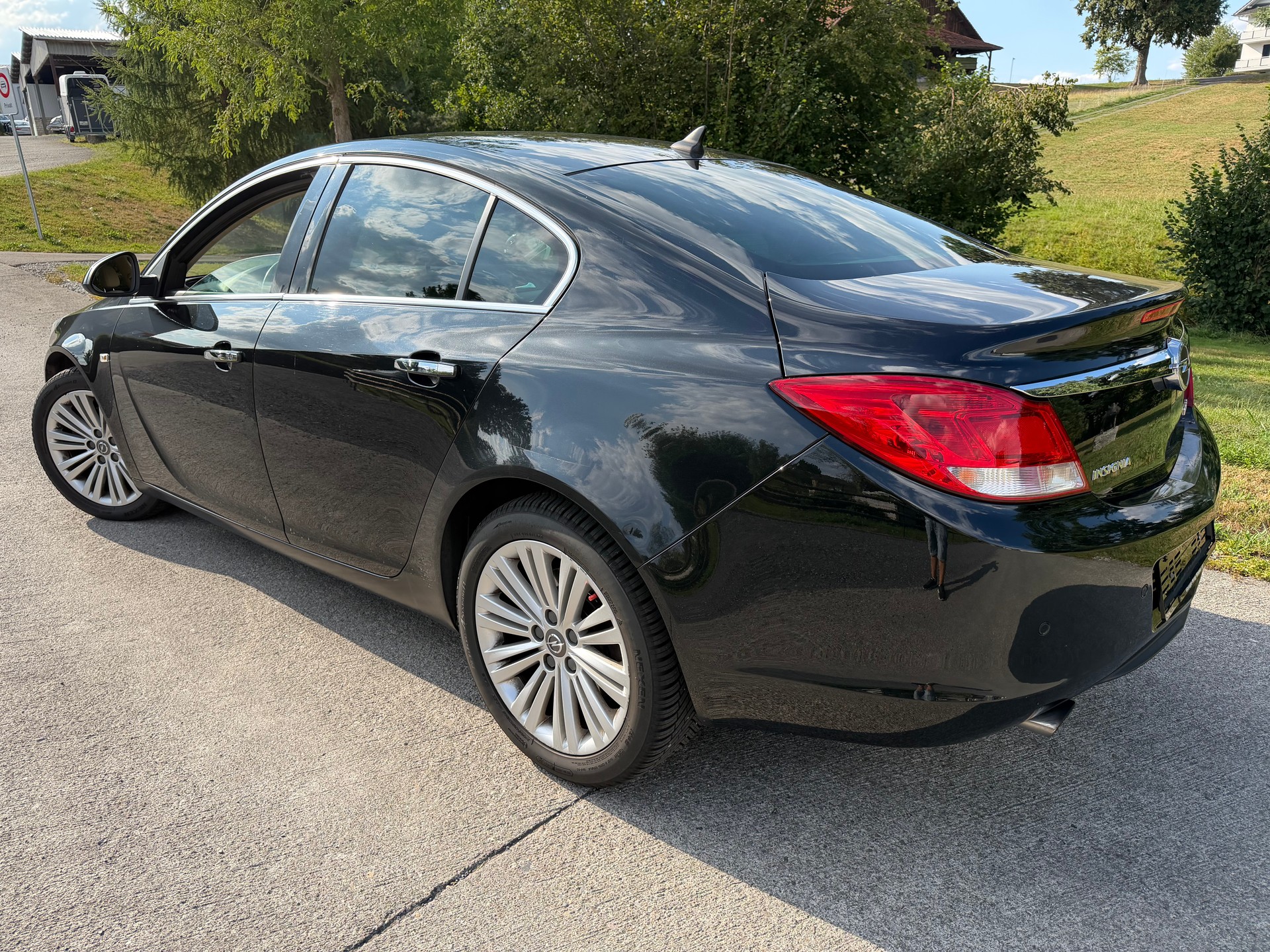 OPEL Insignia 2.0 Turbo Sport Automatic-image-2