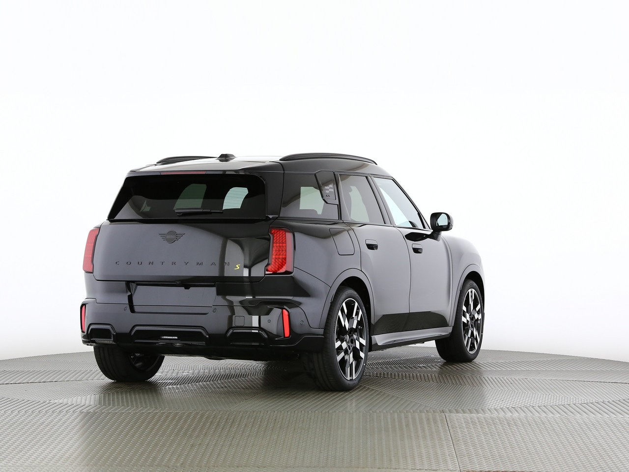 MINI Countryman SE ALL 4-showroom-element-1