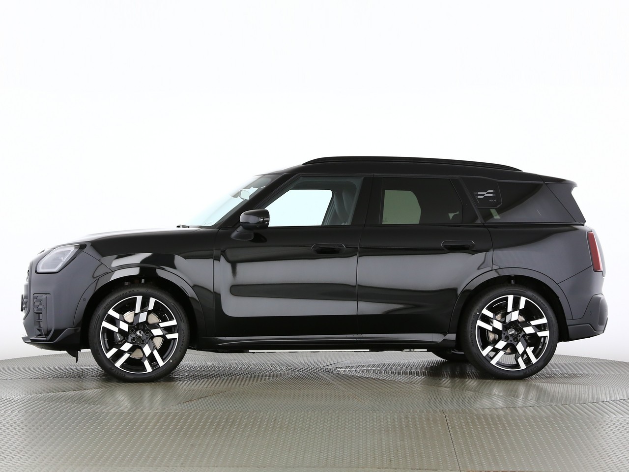 MINI Countryman SE ALL 4-showroom-element-2