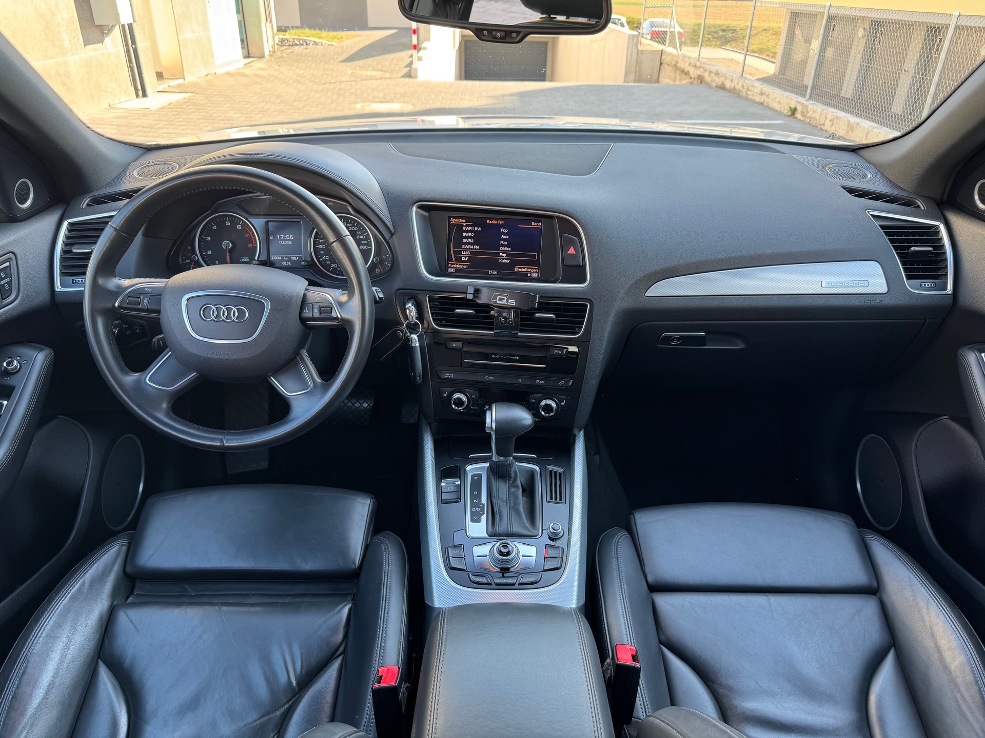 AUDI Q5 3.0 TFSI S Line quattro tiptronic-image-9