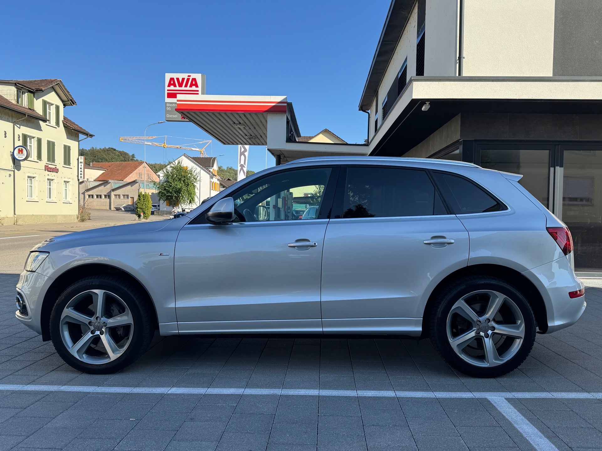 AUDI Q5 3.0 TFSI S Line quattro tiptronic-showroom-element-1