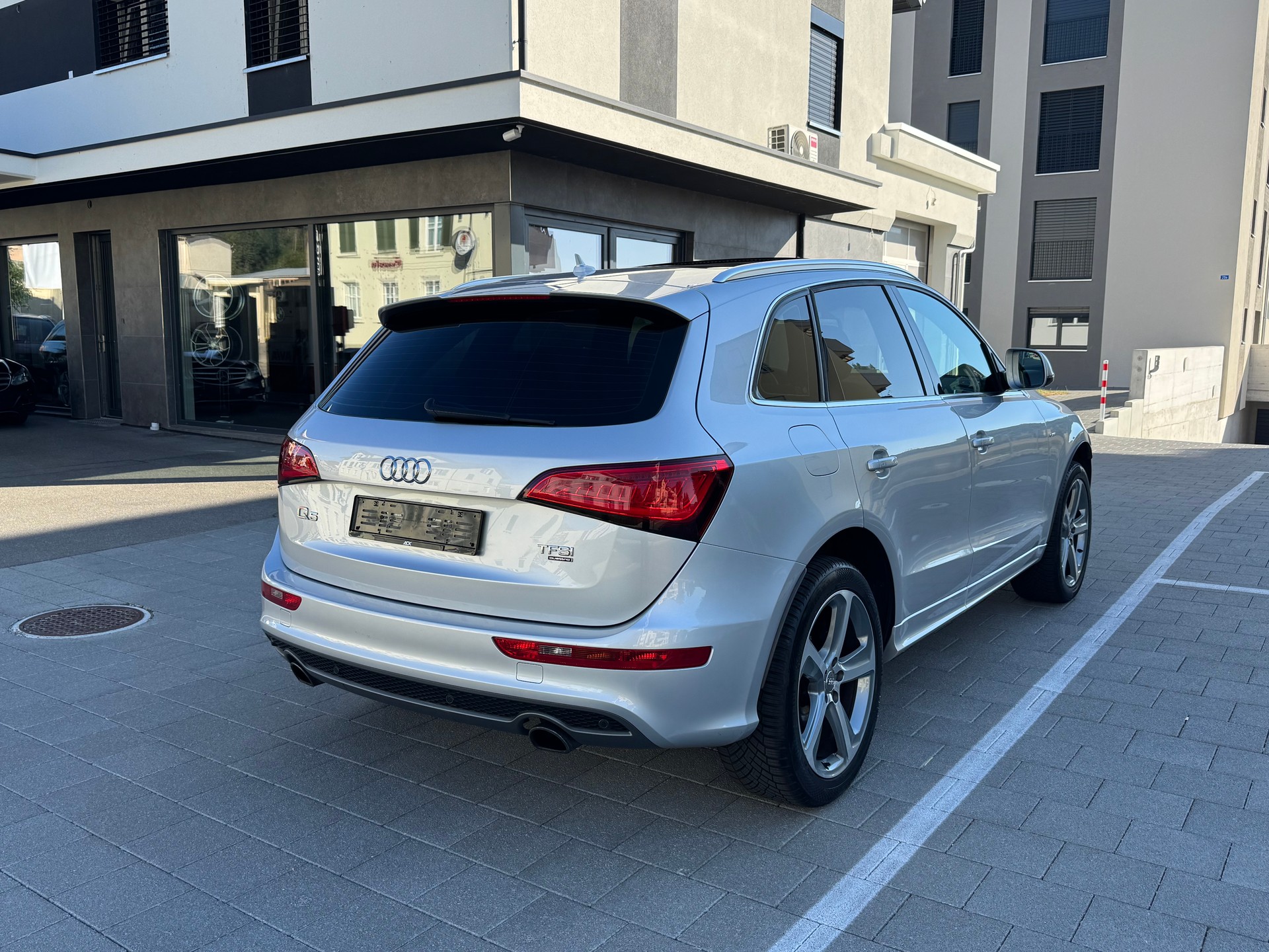 AUDI Q5 3.0 TFSI S Line quattro tiptronic-showroom-element-2