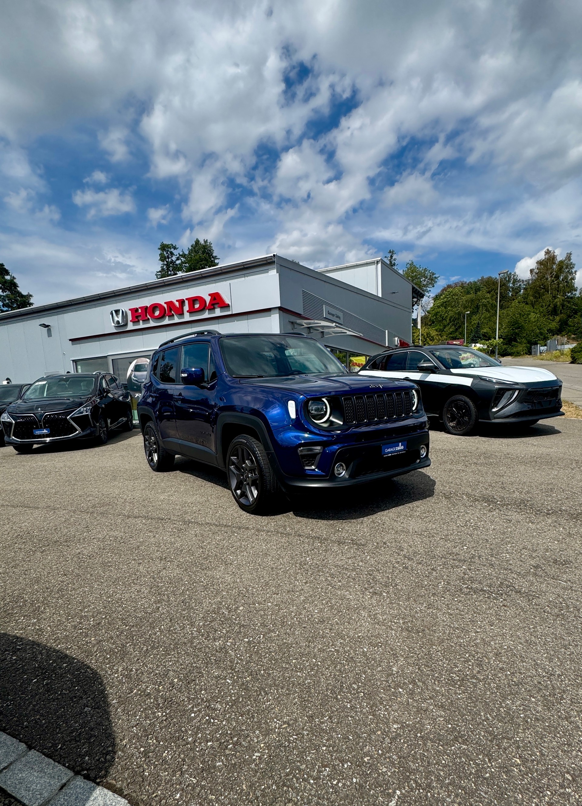 JEEP Renegade 1.3 Turbo Limited AWD " Neuwertig " 8-fach bereift leichter Hagelschaden
