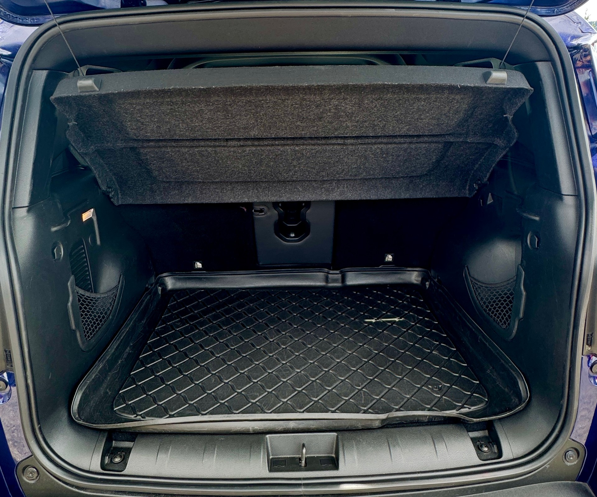 JEEP Renegade 1.3 Turbo Limited AWD " Neuwertig " 8-fach bereift leichter Hagelschaden-image-6