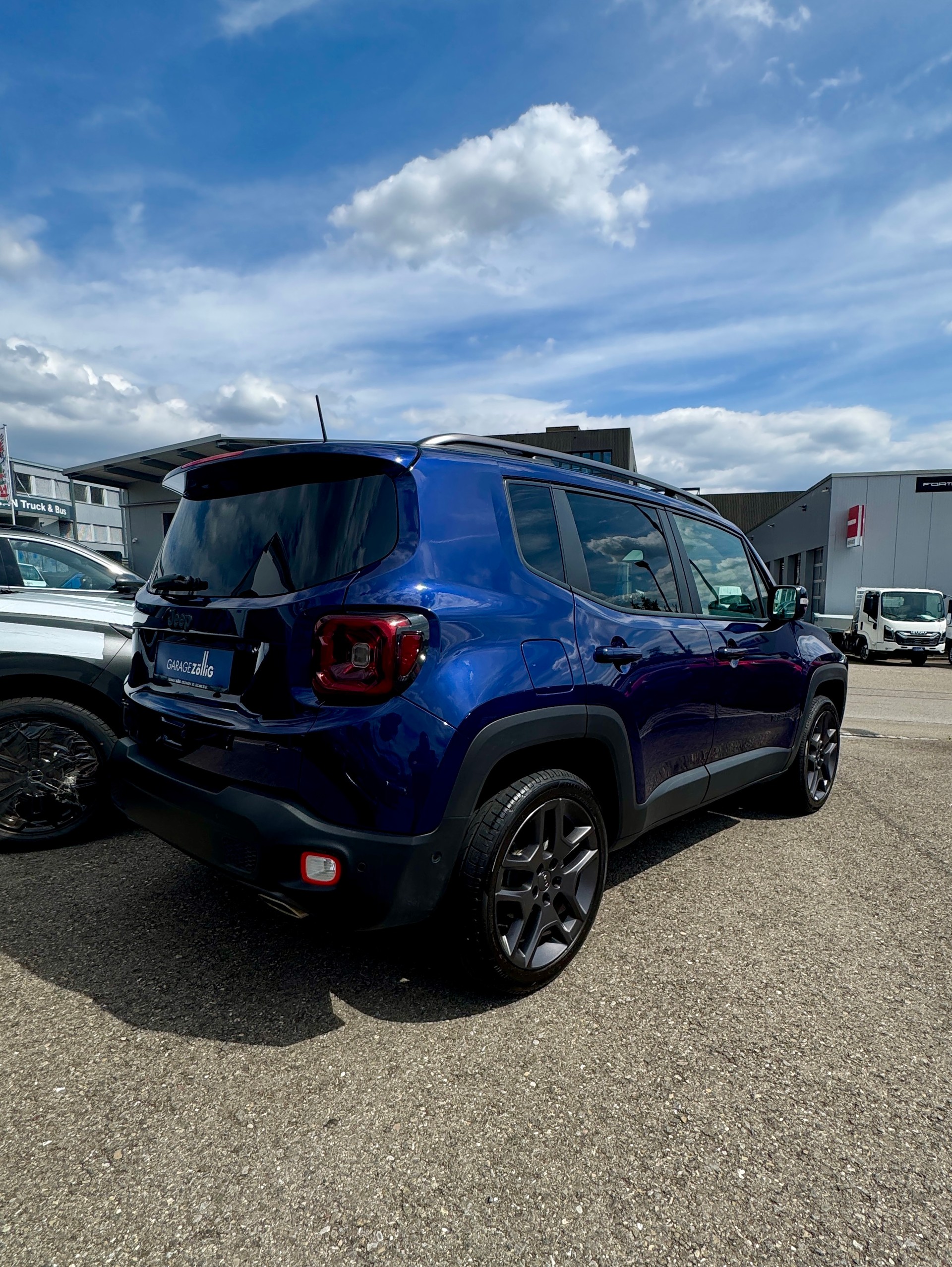 JEEP Renegade 1.3 Turbo Limited AWD " Neuwertig " 8-fach bereift leichter Hagelschaden-image-4
