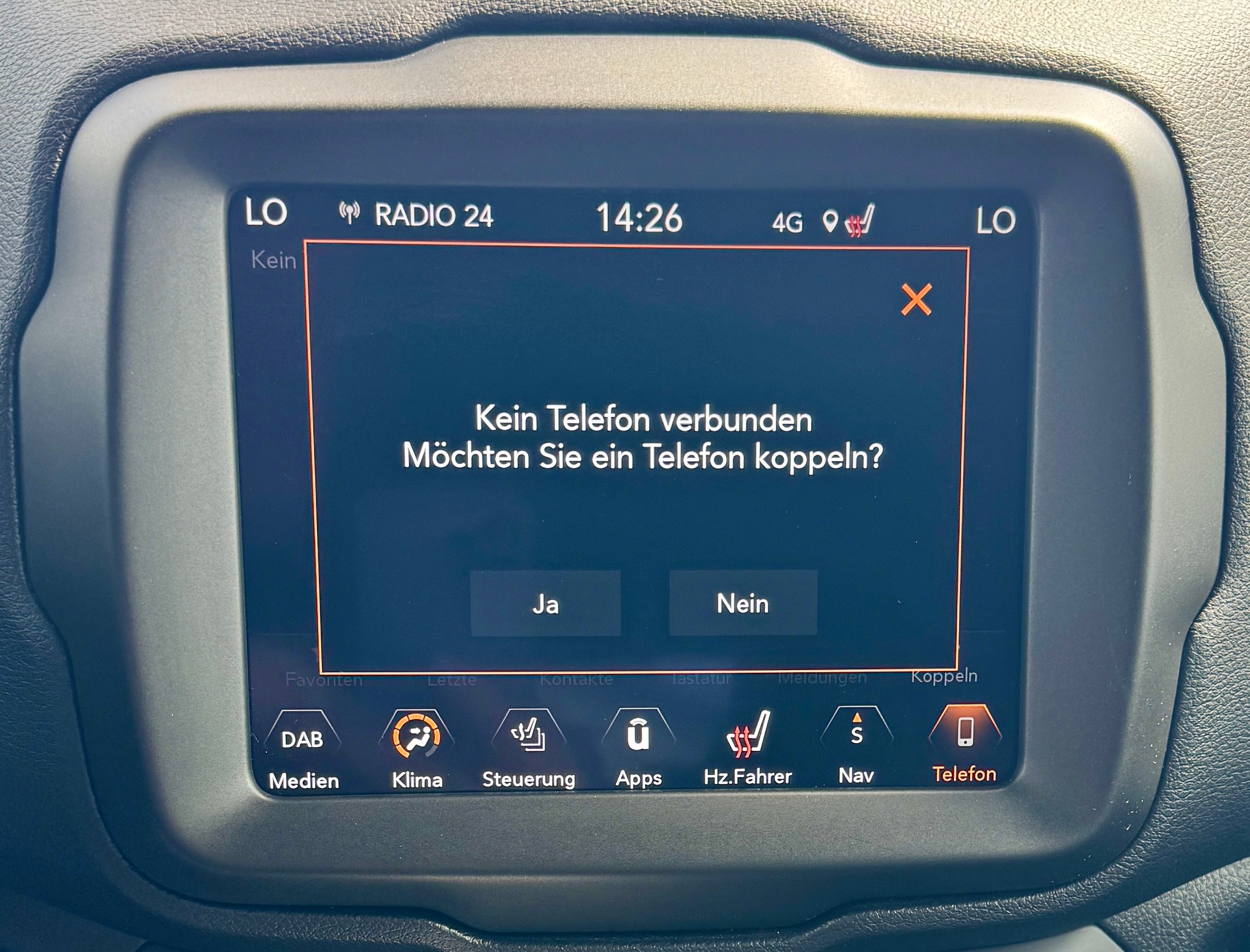 JEEP Renegade 1.3 Turbo Limited AWD " Neuwertig " 8-fach bereift leichter Hagelschaden-image-19