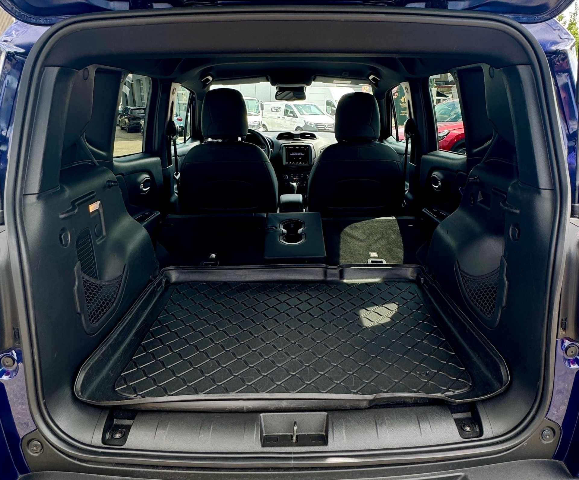 JEEP Renegade 1.3 Turbo Limited AWD " Neuwertig " 8-fach bereift leichter Hagelschaden-image-7