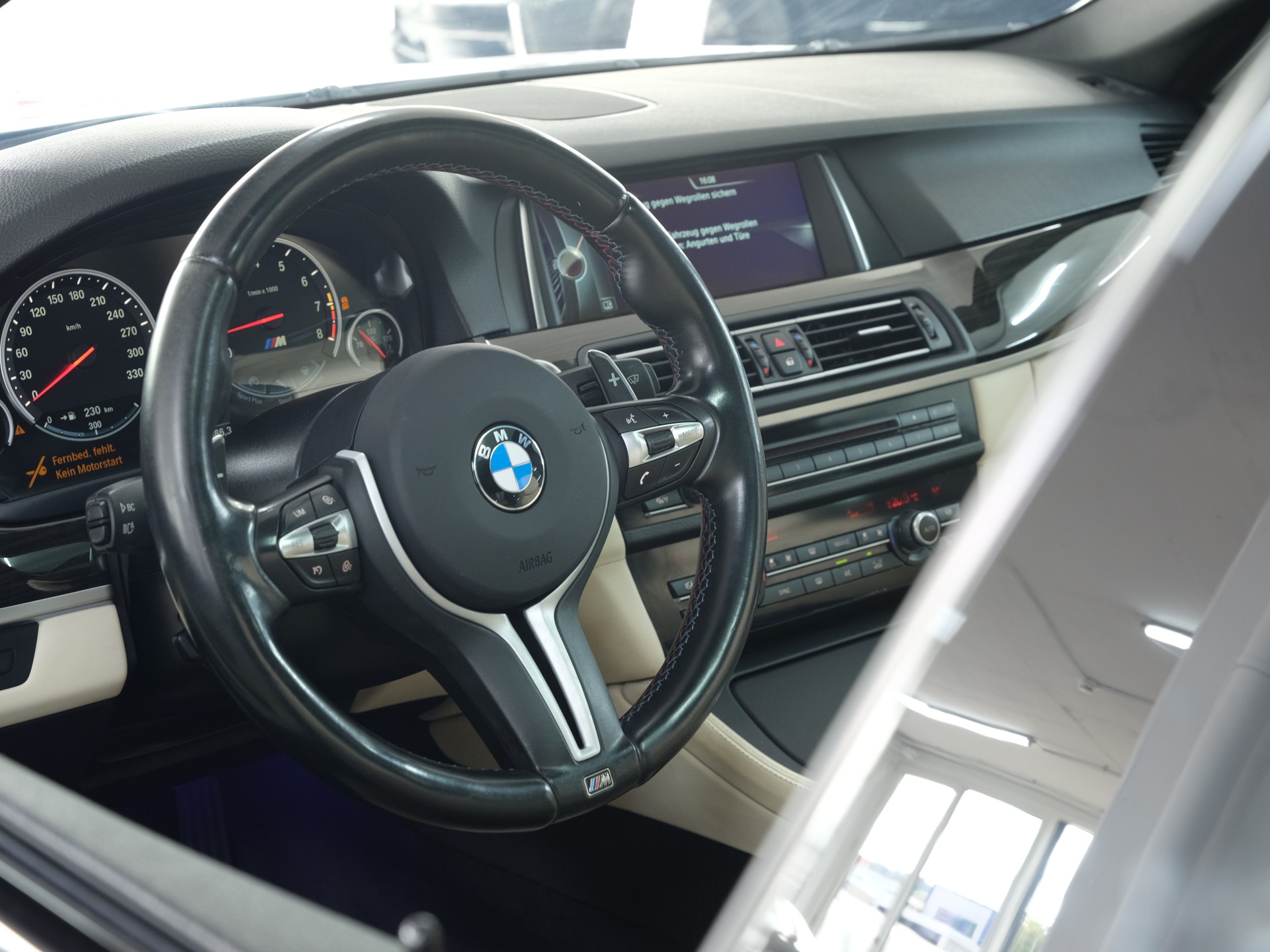 BMW M5 Drivelogic *Harman & Kardon* *GRAIL Abgassanlage* *Rückfahrkamera*-image-18