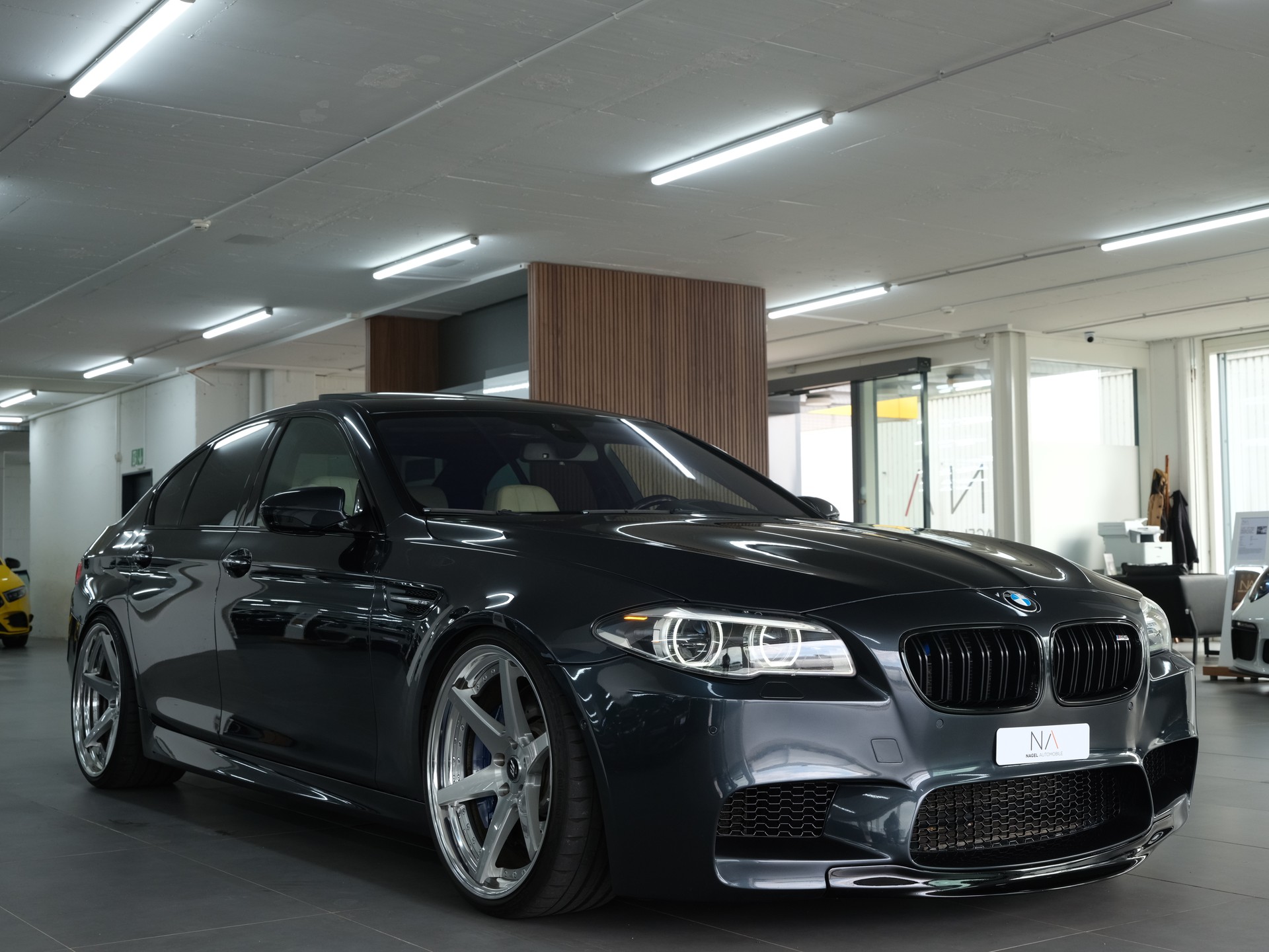 BMW M5 Drivelogic *Harman & Kardon* *GRAIL Abgassanlage* *Rückfahrkamera*-showroom-element-1