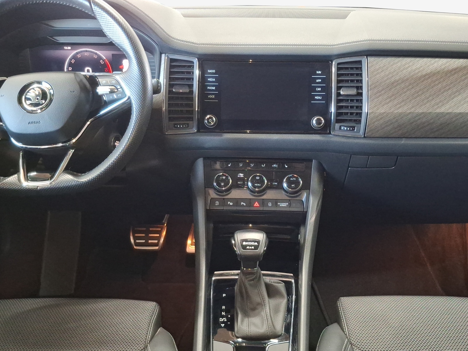 SKODA Kodiaq 2.0 TSI 4x4 Style-image-10