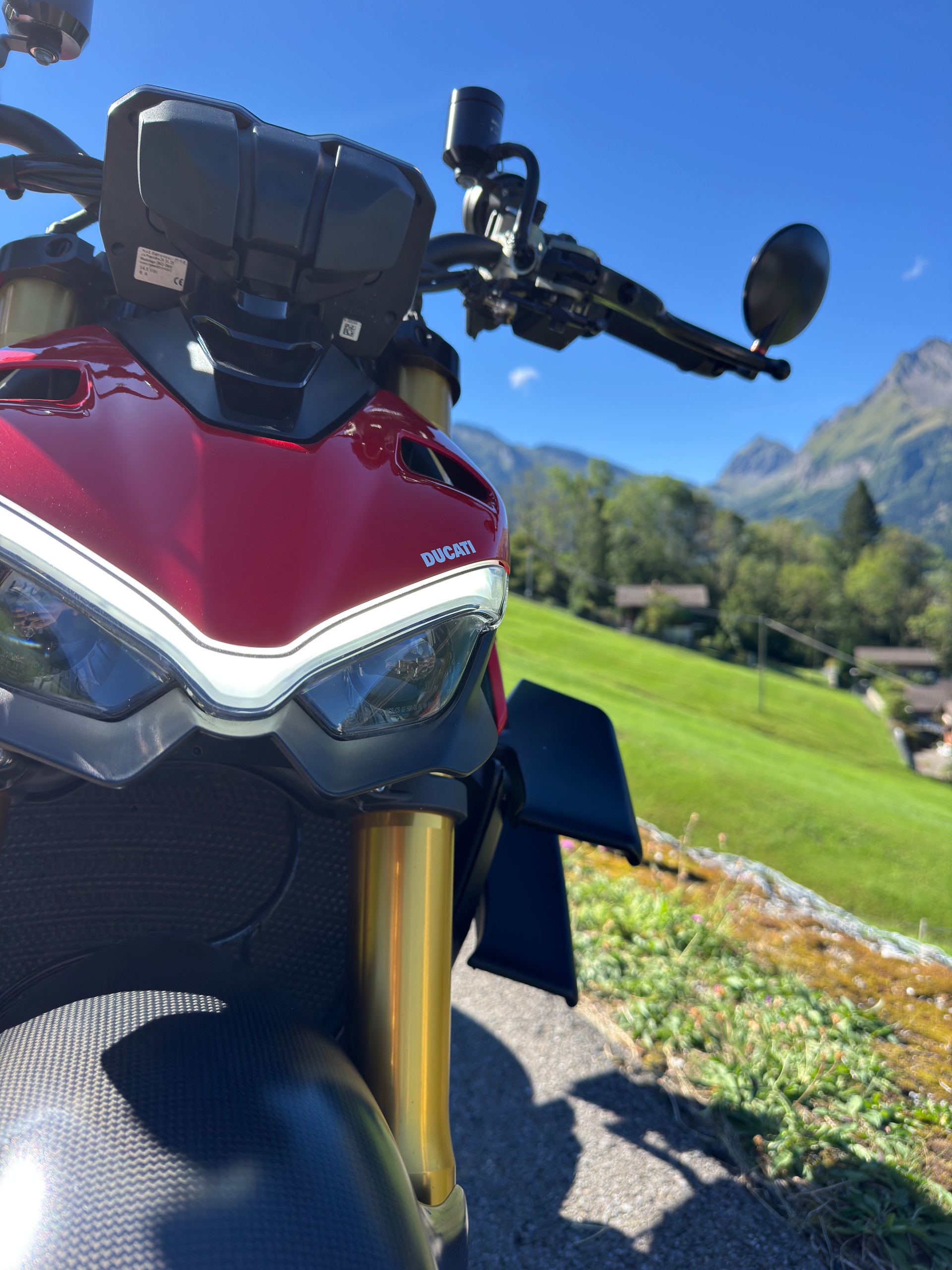 DUCATI Streetfighter V4 S-image-1