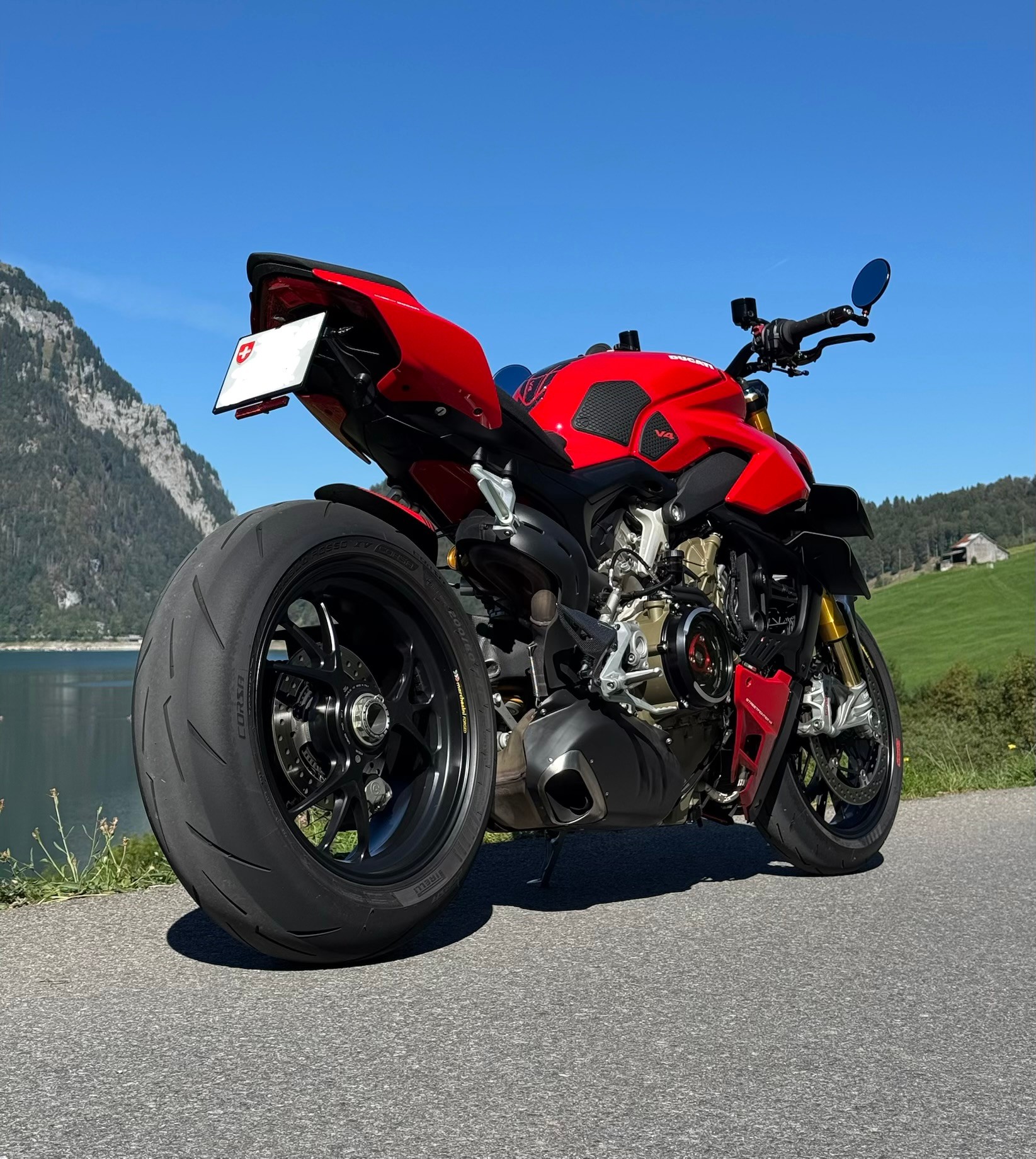 DUCATI Streetfighter V4 S-image-0