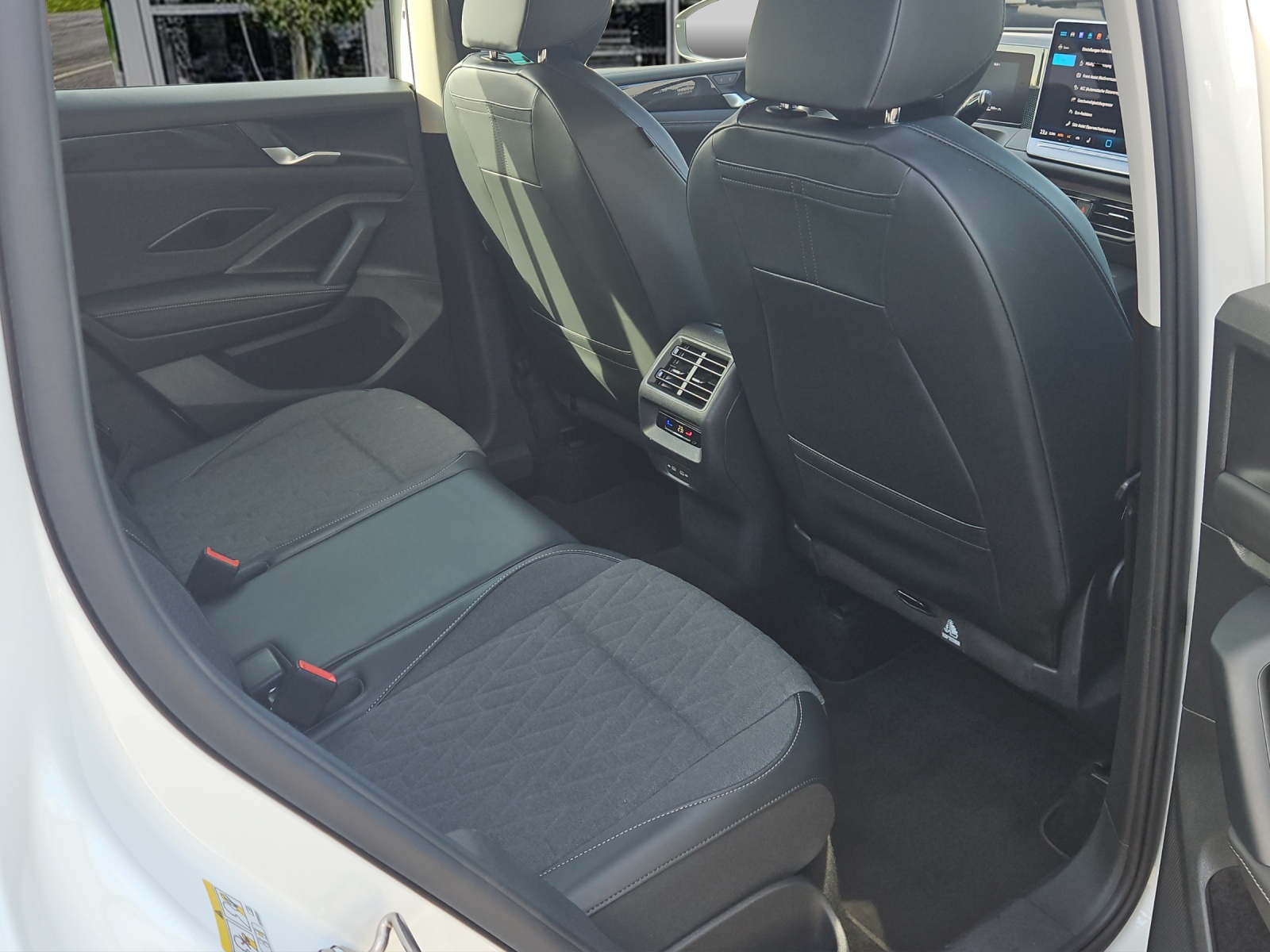 VW Tiguan 2.0 TSI DSG Life 4Motion-image-20
