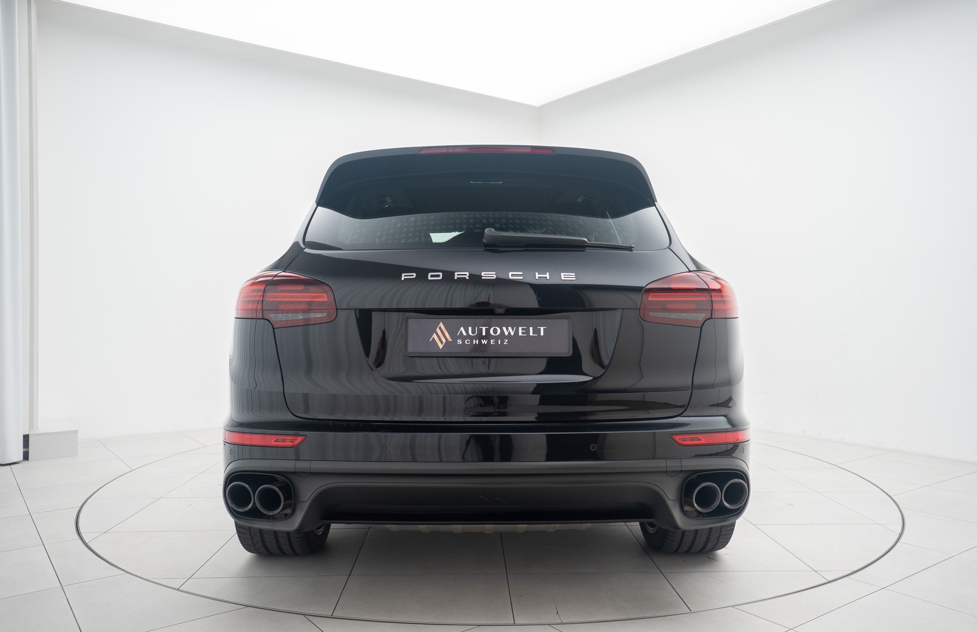 PORSCHE Cayenne S Diesel-showroom-element-3