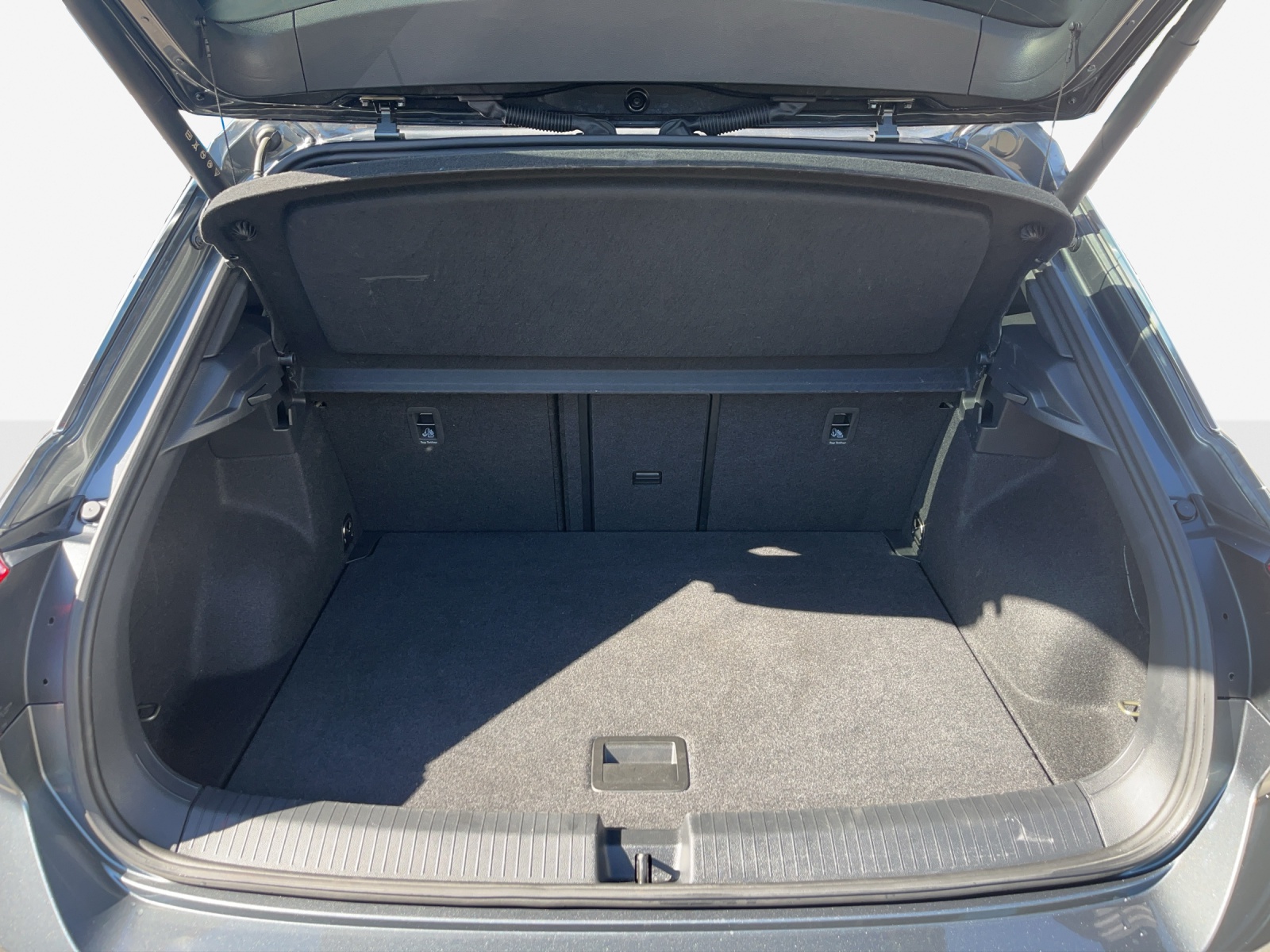 VW T-Roc 2.0 TSI R-Line DSG 4Motion-image-12