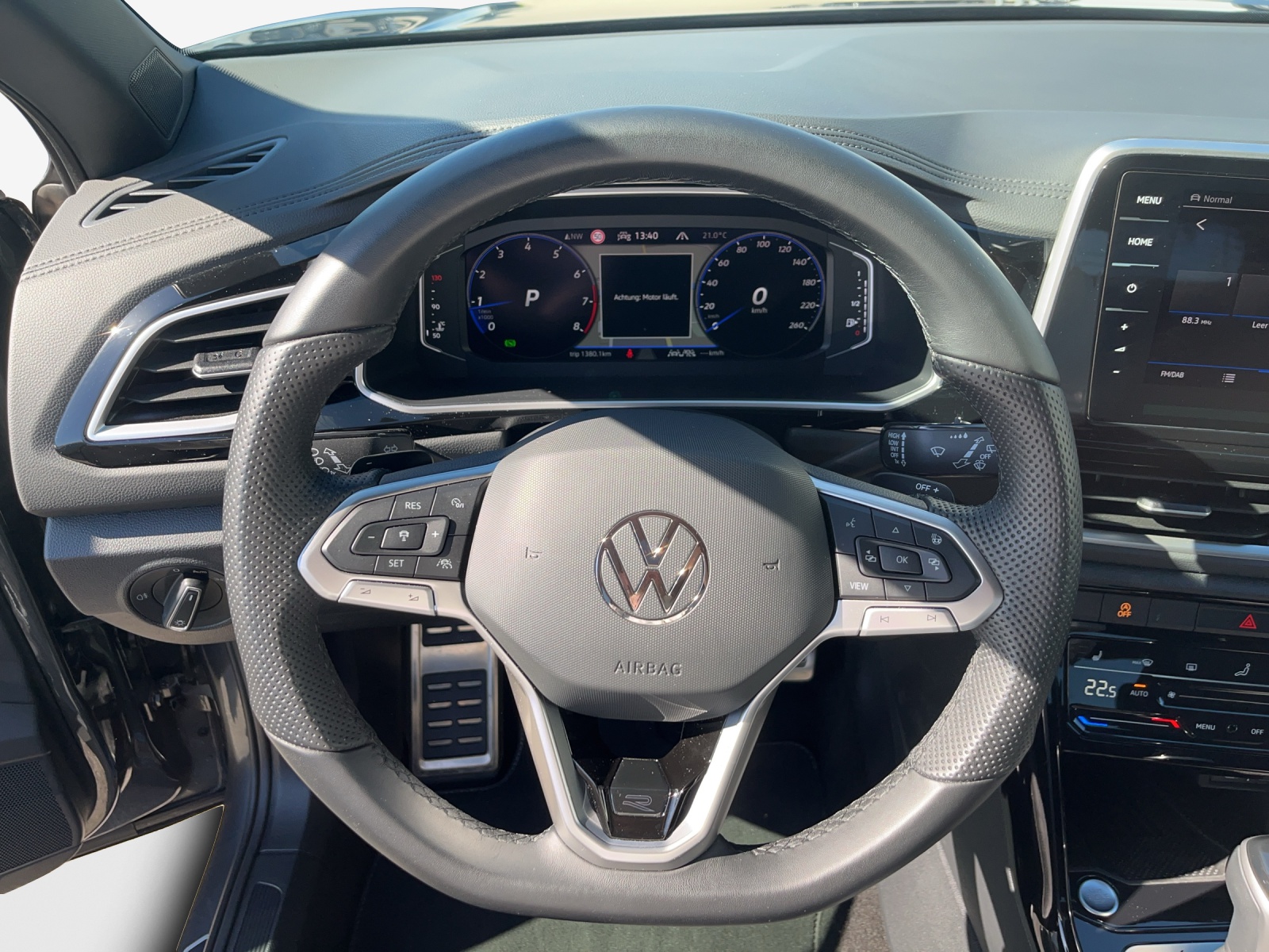 VW T-Roc 2.0 TSI R-Line DSG 4Motion-image-9