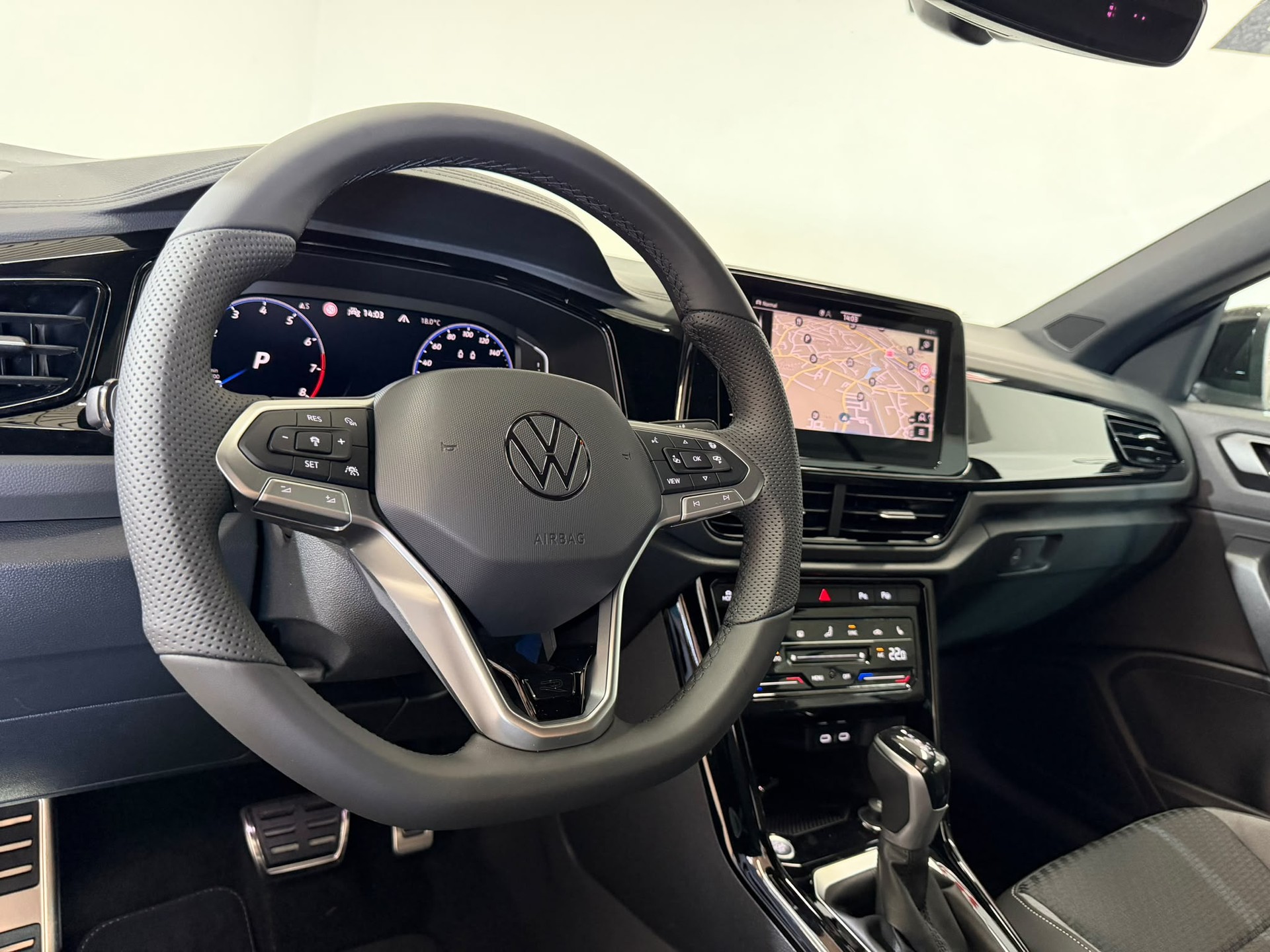 VW T-Roc Cabriolet 1.5 TSI EVO R-Line DSG-image-10