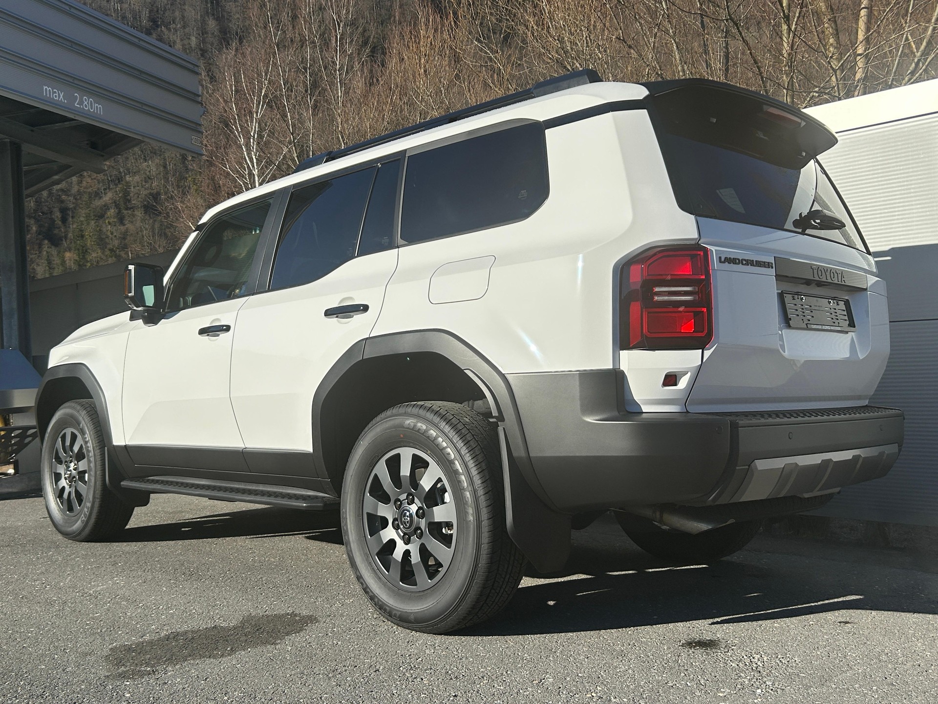 TOYOTA Land Cruiser 2.8 D 48V Style-image-3