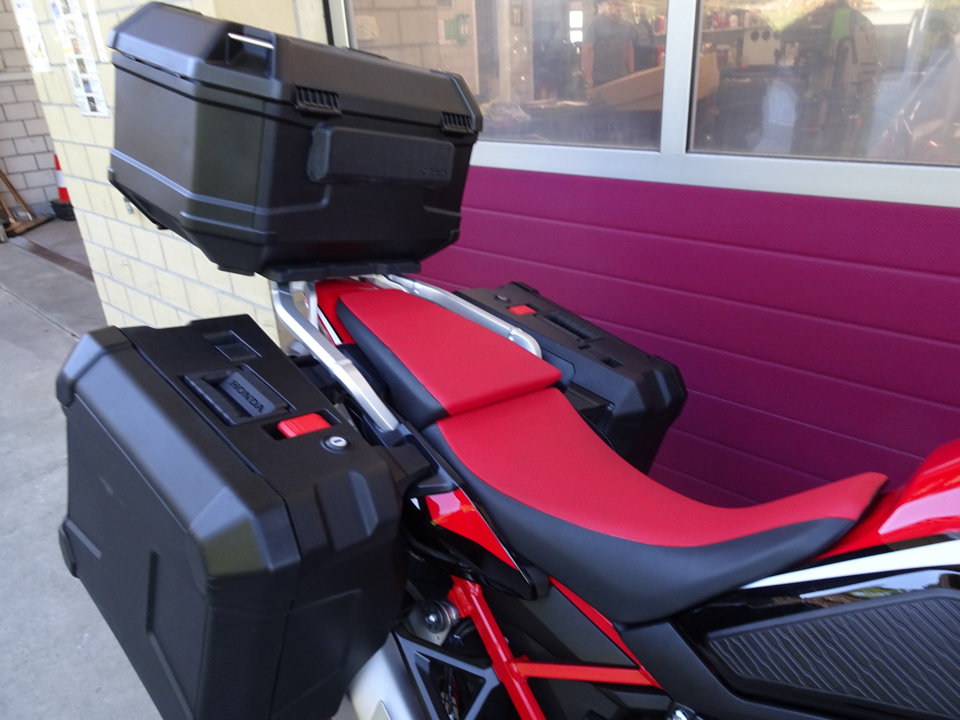 HONDA CRF 1100 DCT Africa Twin-image-6