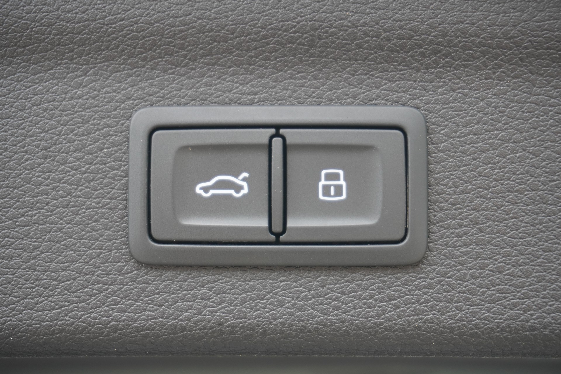 AUDI Q3 35 TFSI Attraction S-tronic-image-10