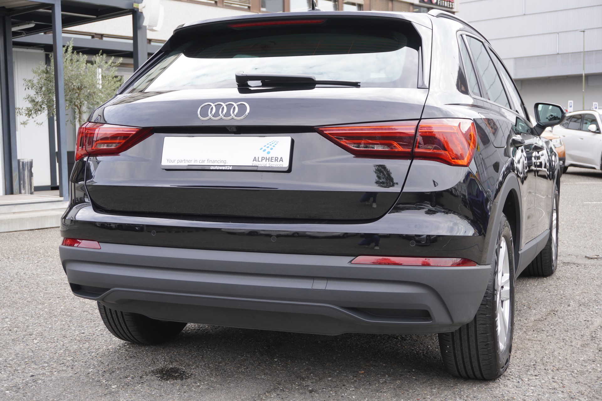 AUDI Q3 35 TFSI Attraction S-tronic-image-42