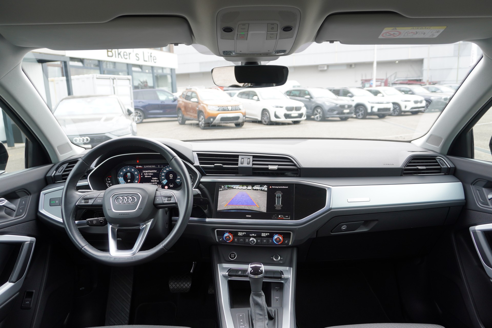 AUDI Q3 35 TFSI Attraction S-tronic-image-15