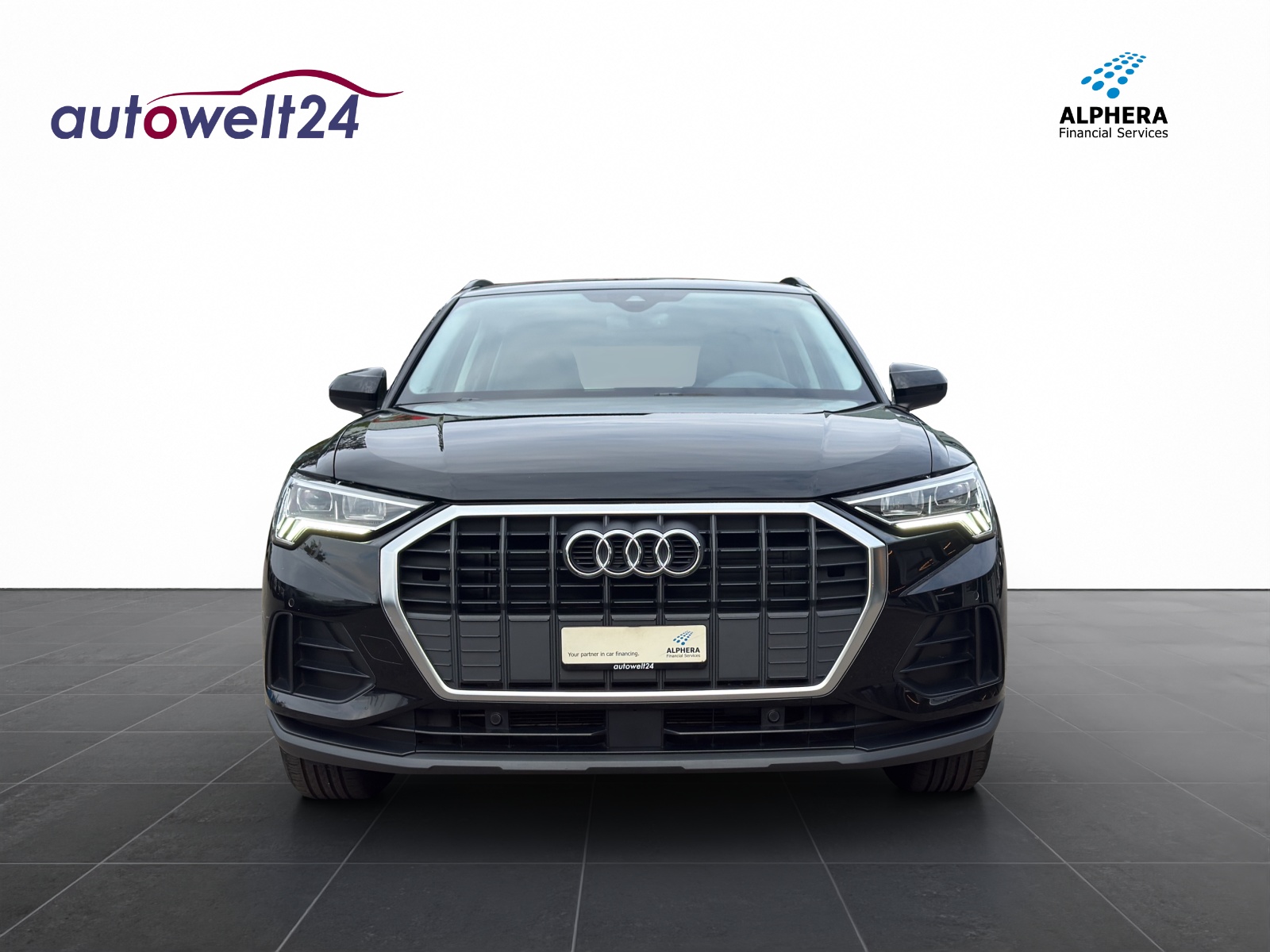 AUDI Q3 35 TFSI Attraction S-tronic-showroom-element-1