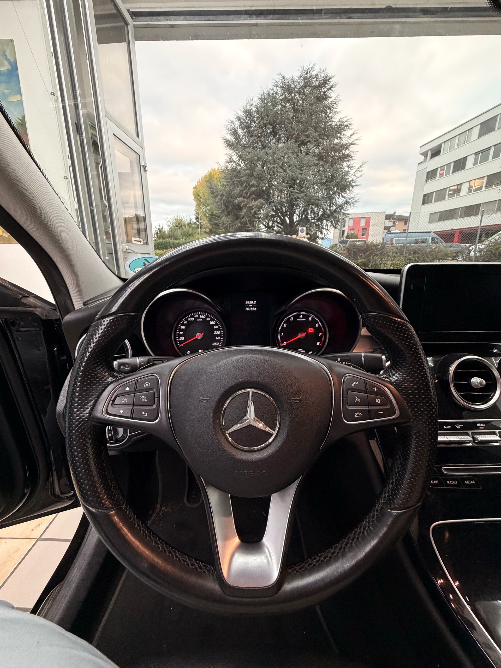 MERCEDES-BENZ C 350 e 7G-Tronic-image-7