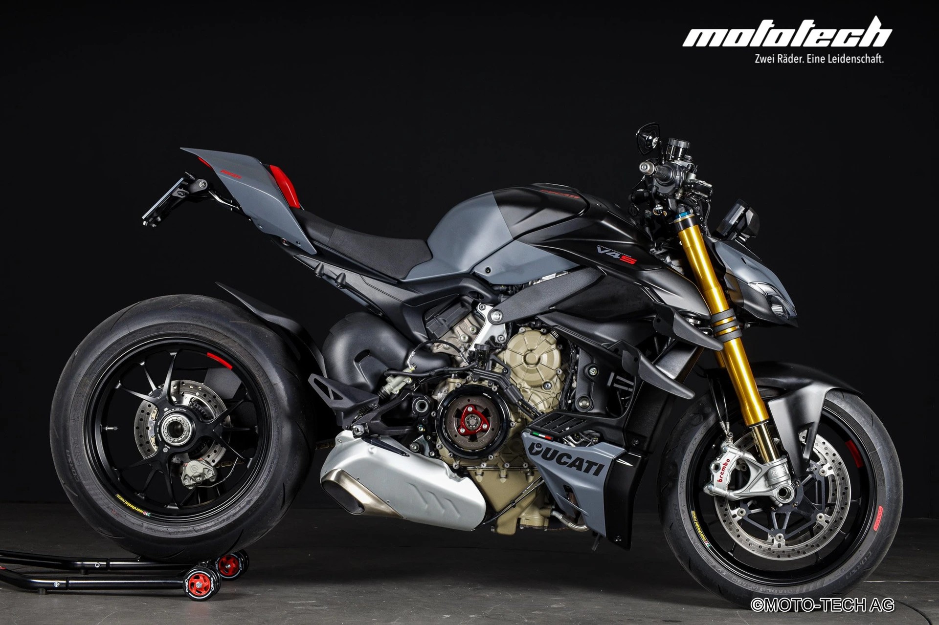 DUCATI Streetfighter V4 S-image-1