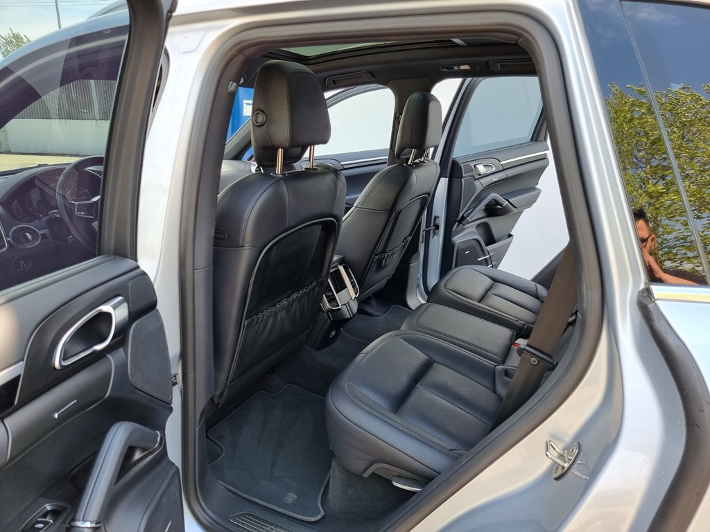 PORSCHE Cayenne S Diesel-image-13