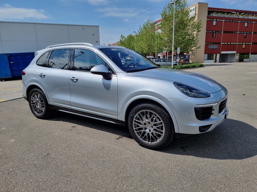 PORSCHE Cayenne S Diesel-image-9