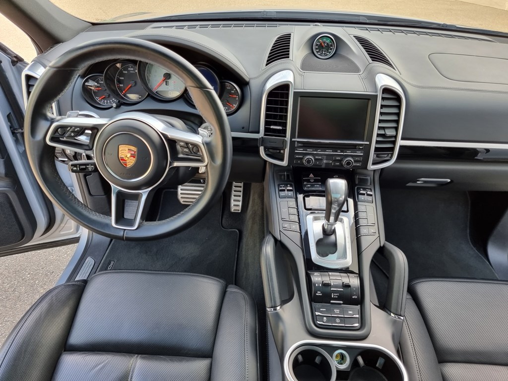 PORSCHE Cayenne S Diesel-image-18