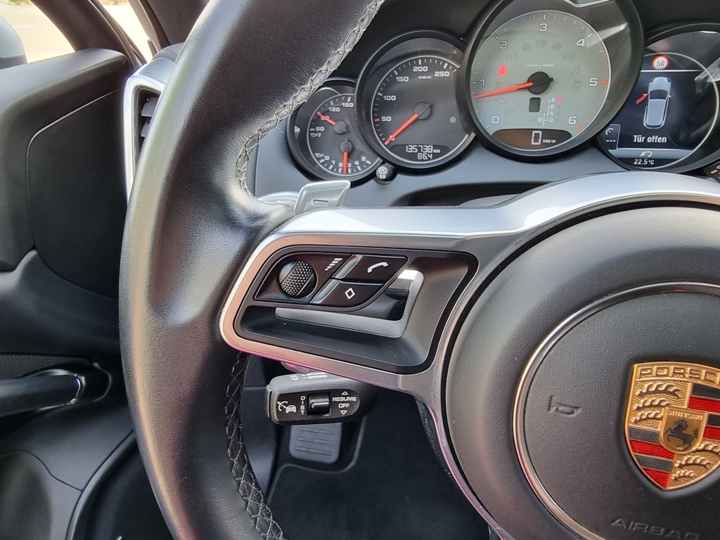 PORSCHE Cayenne S Diesel-image-25