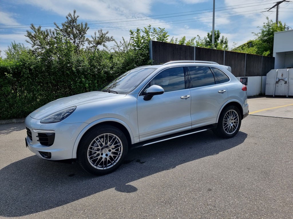 PORSCHE Cayenne S Diesel-showroom-element-2