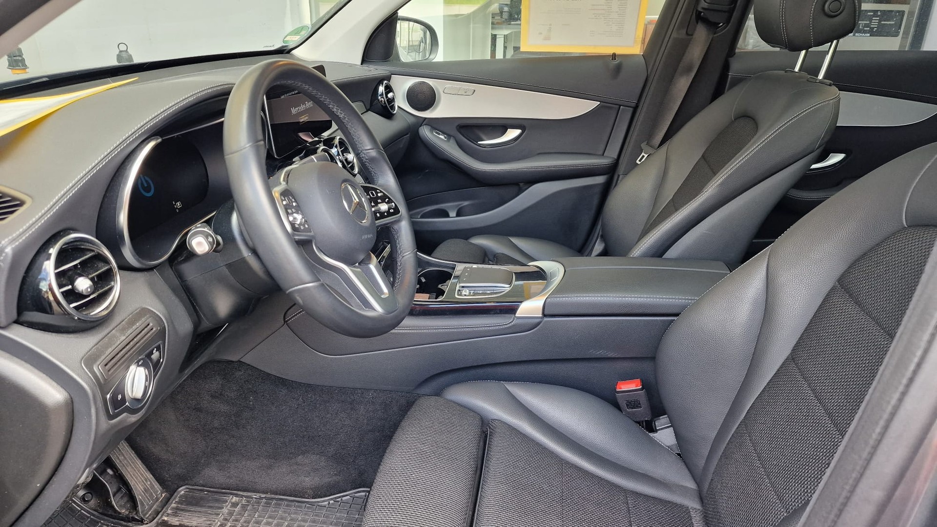 MERCEDES-BENZ GLC 300D Hybrid EQ-image-11