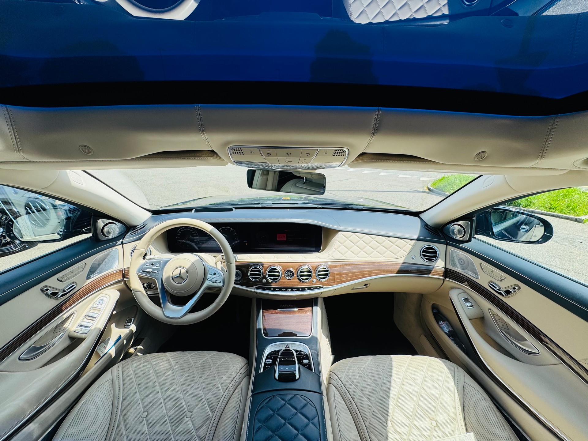 MERCEDES-BENZ S 560 Maybach Exclusive 4Matic 9G-Tronic First Class-image-8