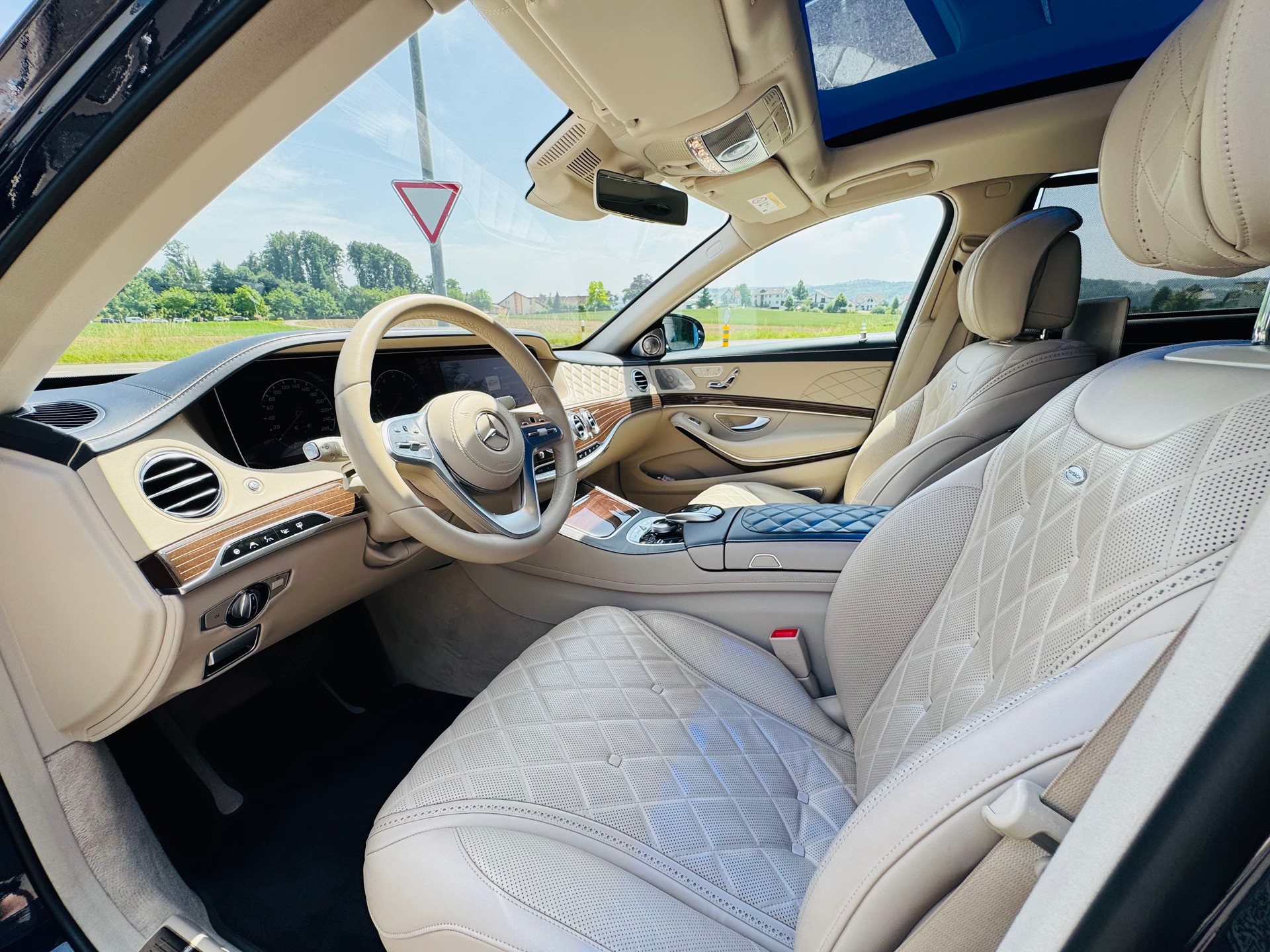 MERCEDES-BENZ S 560 Maybach Exclusive 4Matic 9G-Tronic First Class-image-10