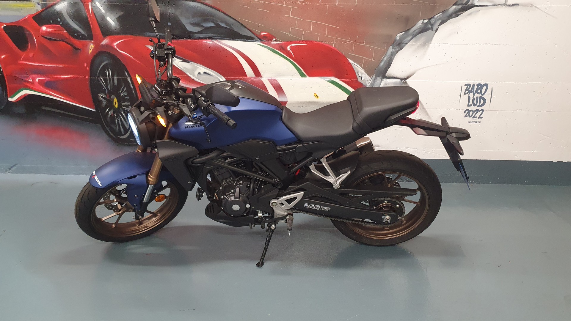HONDA CB 300 R-image-2