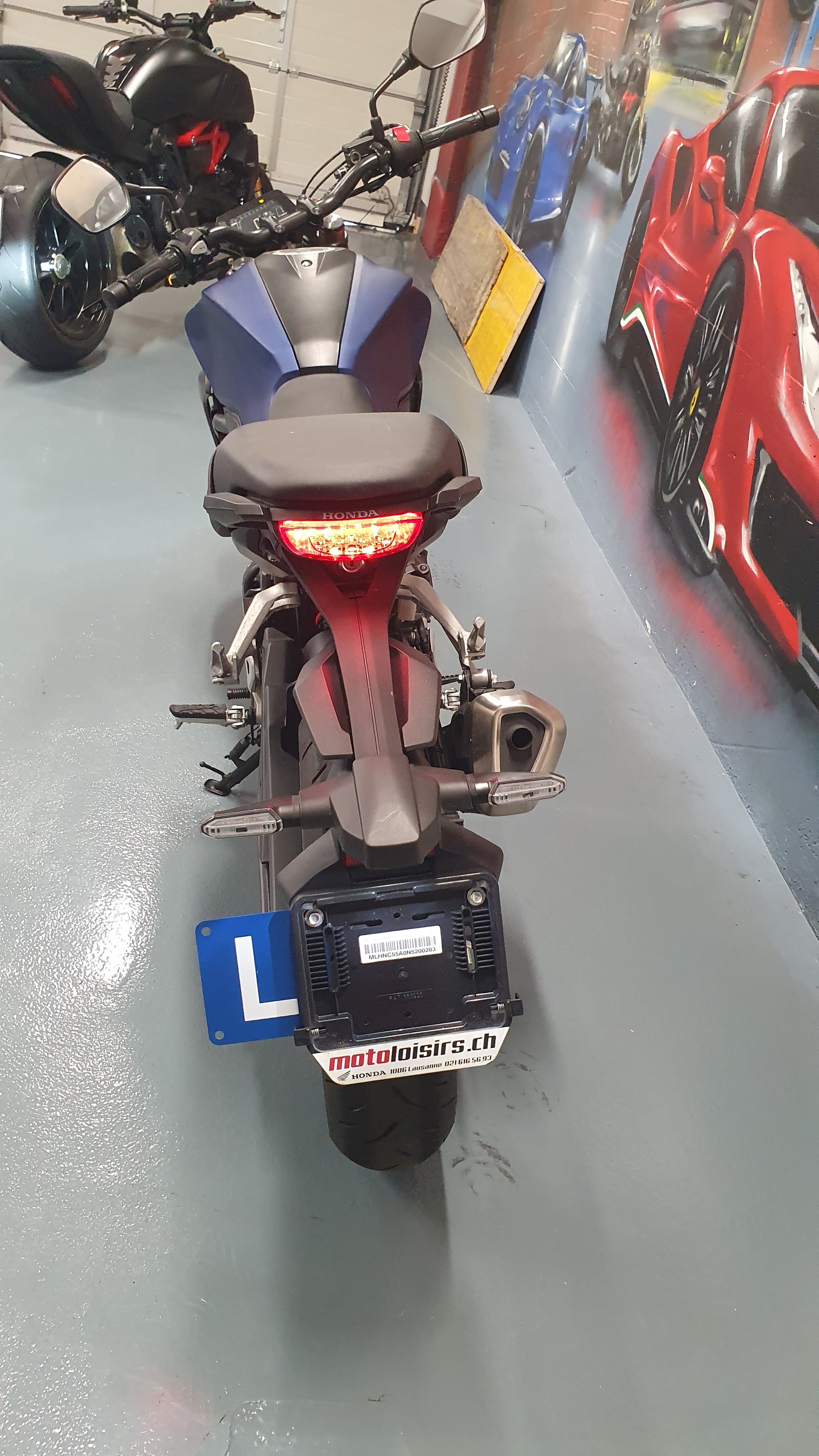 HONDA CB 300 R-image-4