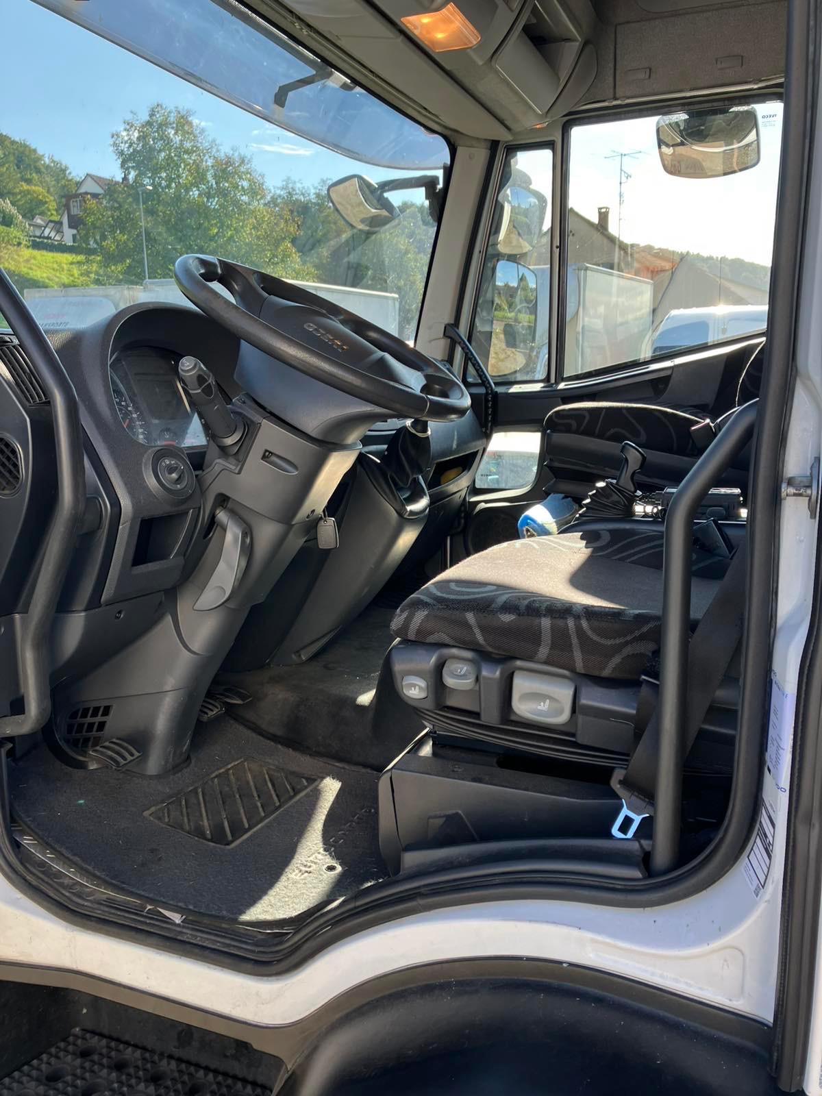 IVECO EUROCARGO-image-6