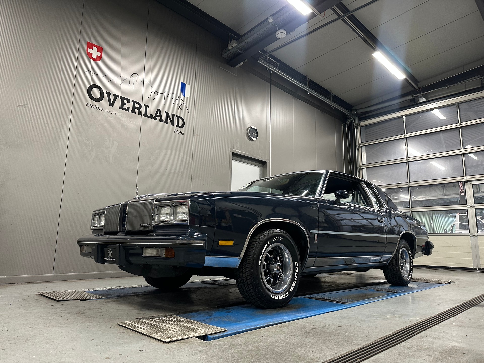 OLDSMOBILE 5.0 V8-showroom-element-1