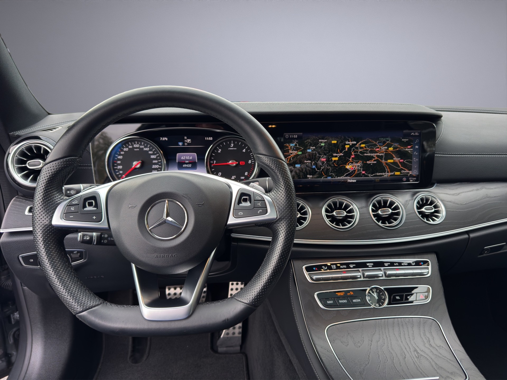 MERCEDES-BENZ E 350 d Coupé AMG Line 4 Matic 9G-Tronic-image-12
