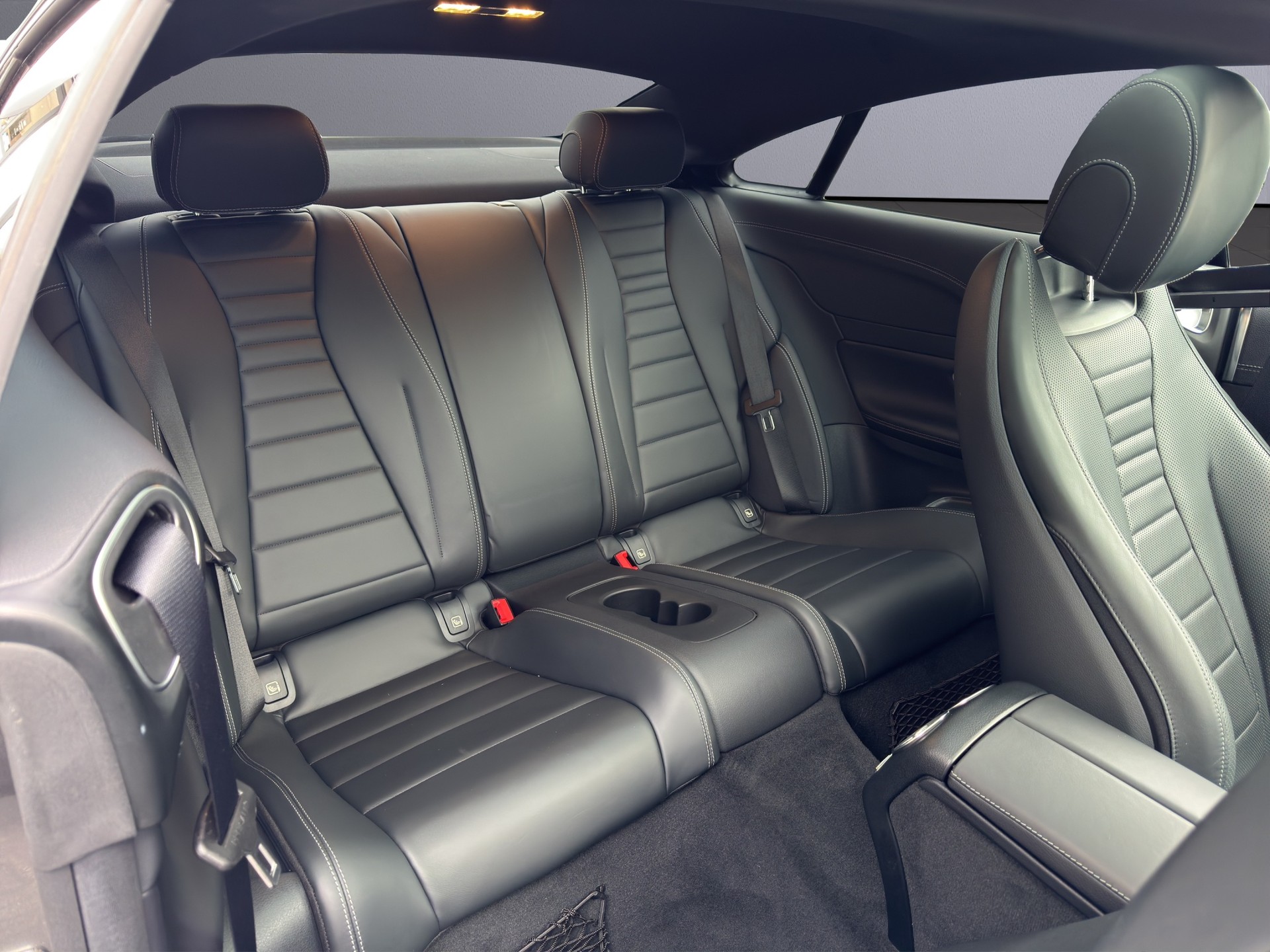MERCEDES-BENZ E 350 d Coupé AMG Line 4 Matic 9G-Tronic-image-16