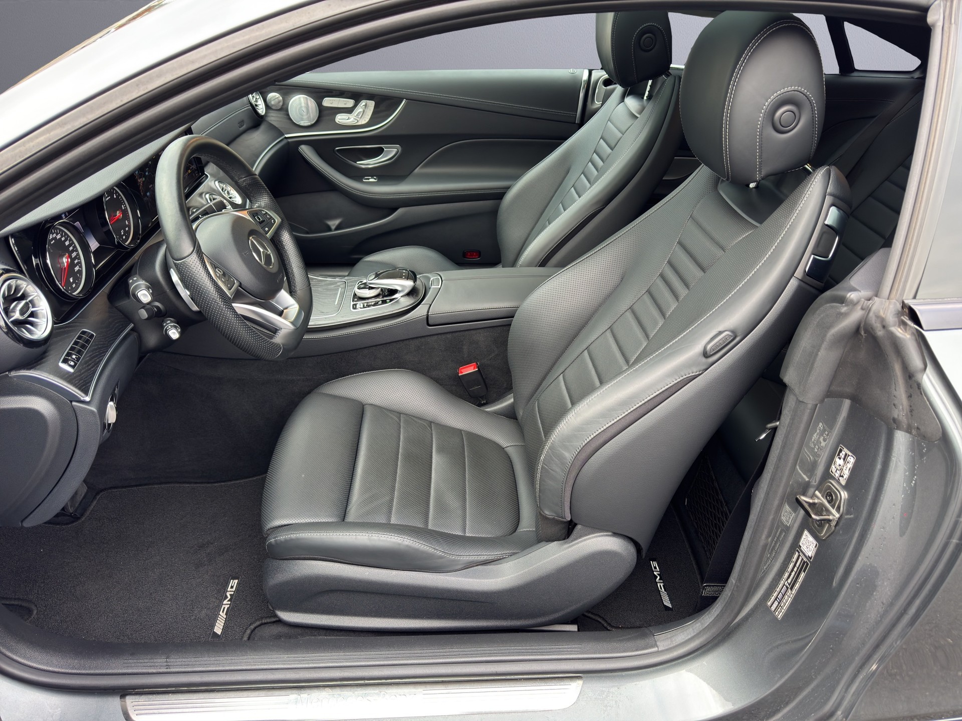 MERCEDES-BENZ E 350 d Coupé AMG Line 4 Matic 9G-Tronic-image-10