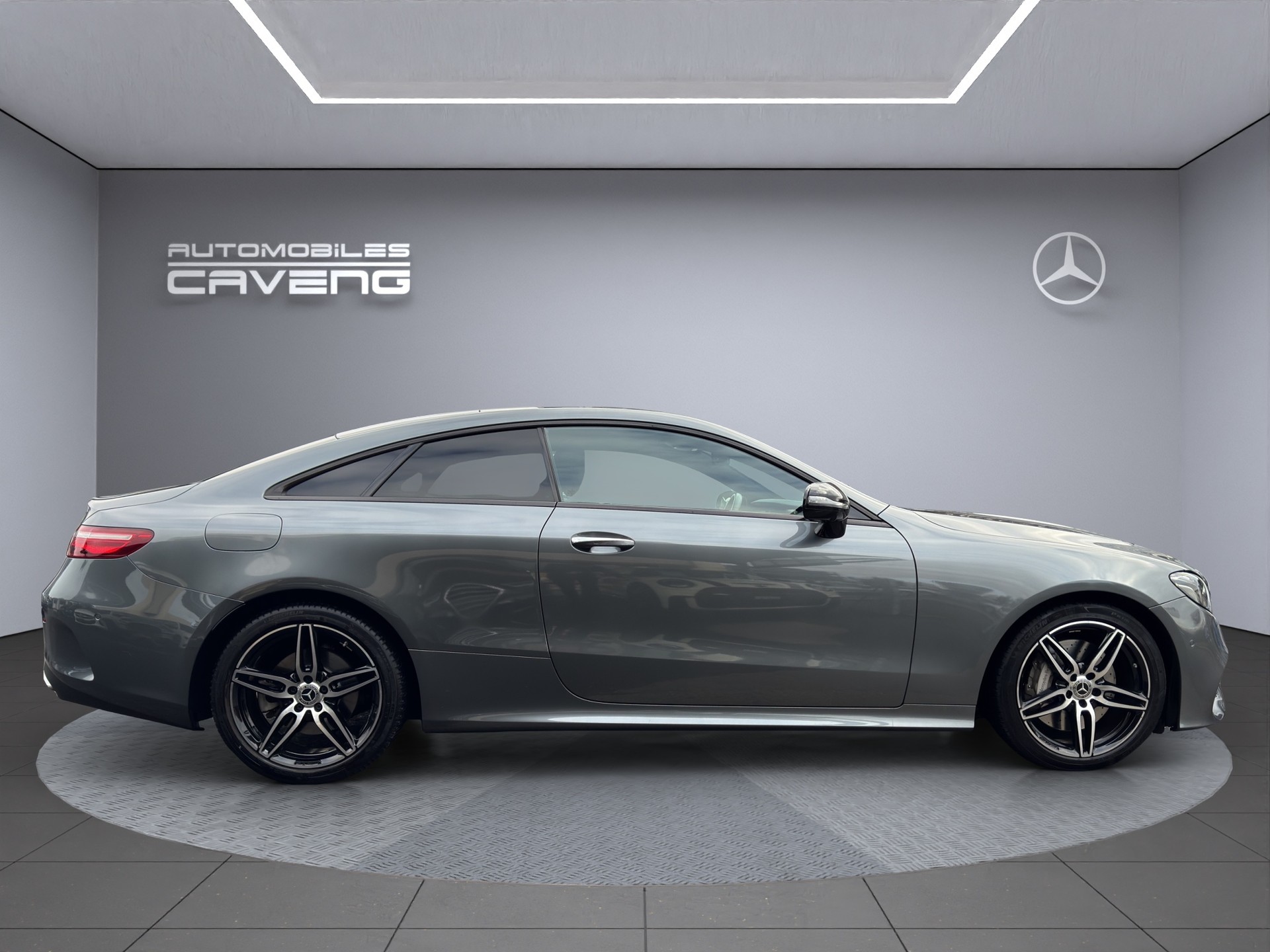 MERCEDES-BENZ E 350 d Coupé AMG Line 4 Matic 9G-Tronic-image-5