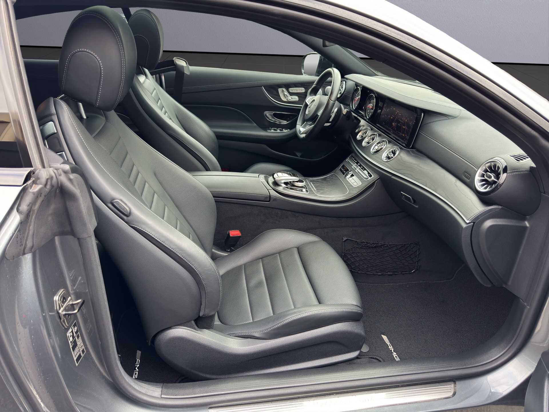 MERCEDES-BENZ E 350 d Coupé AMG Line 4 Matic 9G-Tronic-image-15